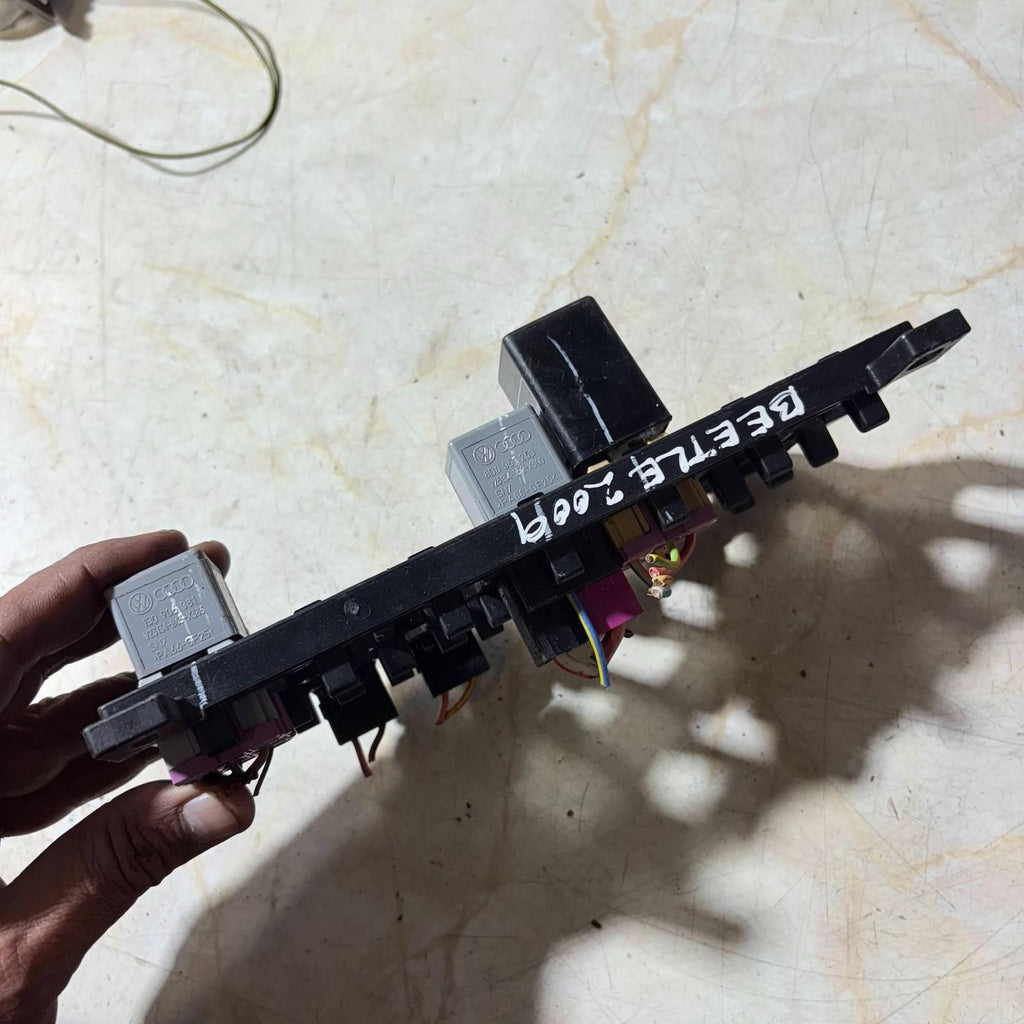 2006-2010 VW Beetle Mk1 Engine Fuse Box Relay Assembly