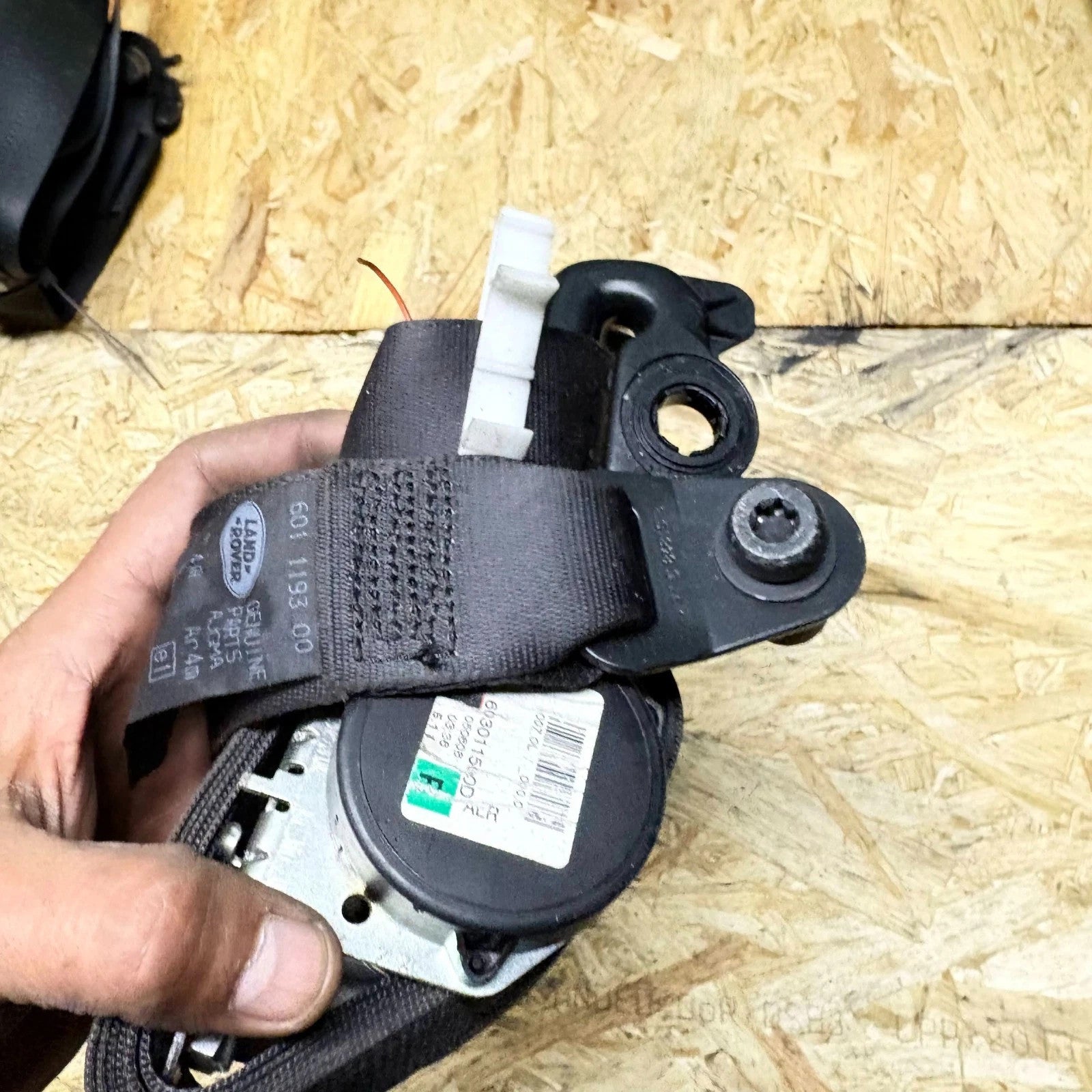 Land Rover Discovery 3 L319 2005-2009 Rear Right Seat Belt 601119300