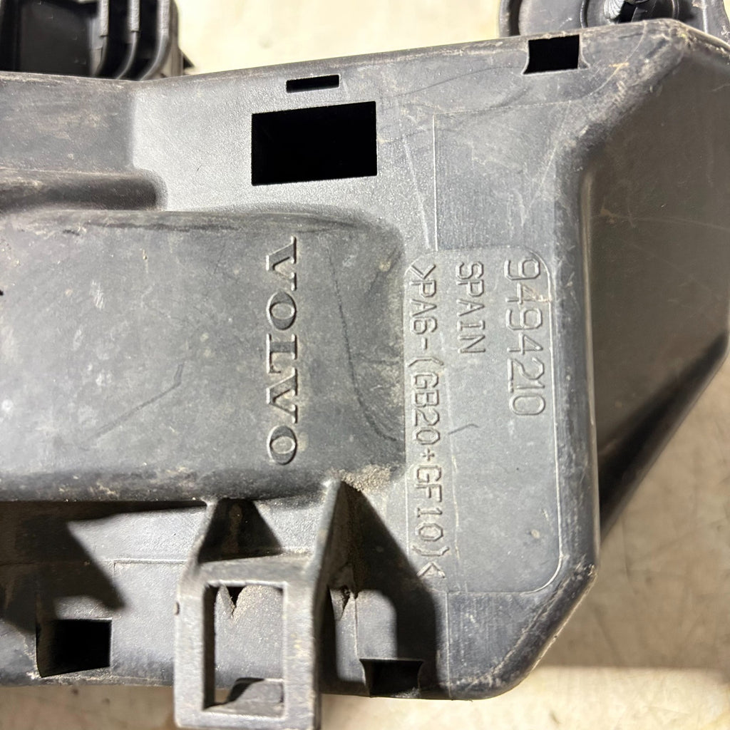 9494210 Volvo S60 MK1 V70 MK2 2000-2005 Engine Bay Fuse Box Terminal Module