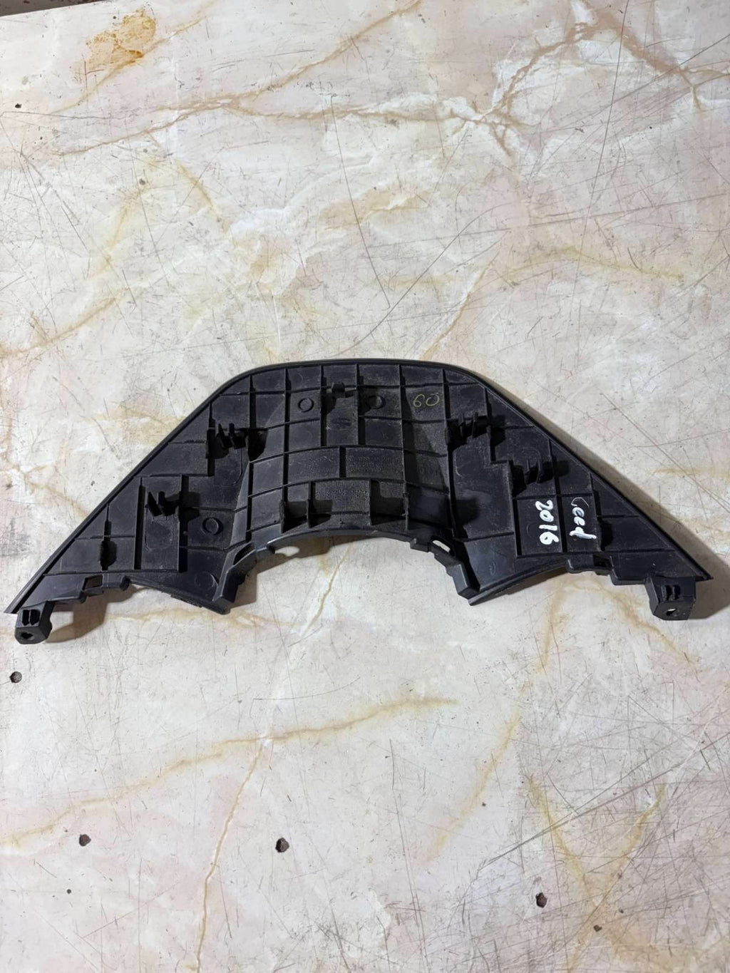 KIA CEED 2016 NSTRUMENT CLUSTER SPEEDOMETER SURROUND TRIM PANEL 84831-A2900