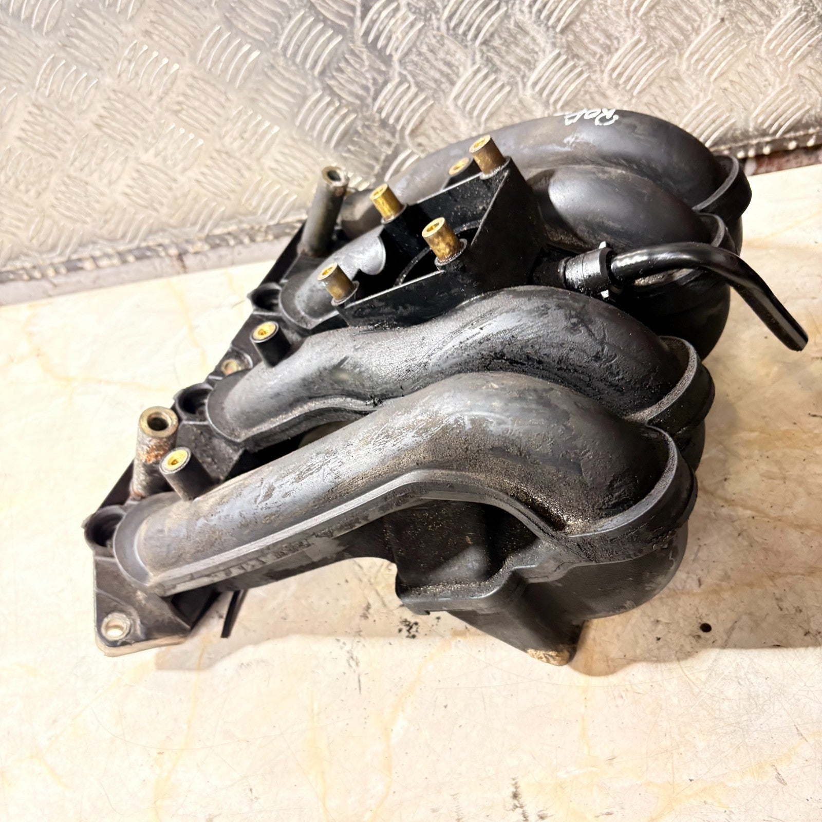 Intake manifold MERCEDES-BENZ 1998 W220 S CLASS A 111 14021 01
