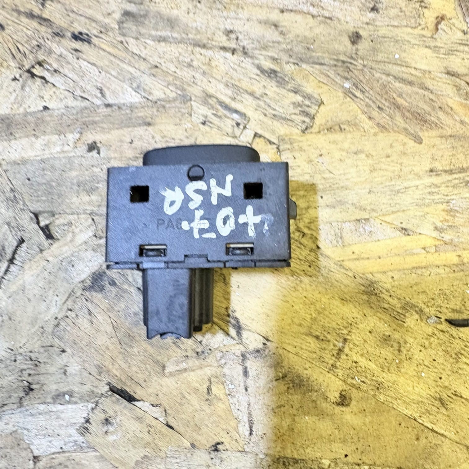 PEUGEOT 407 SW 3H Rear Left Side Door Window Switch 53269707 l 28695888 2004-11