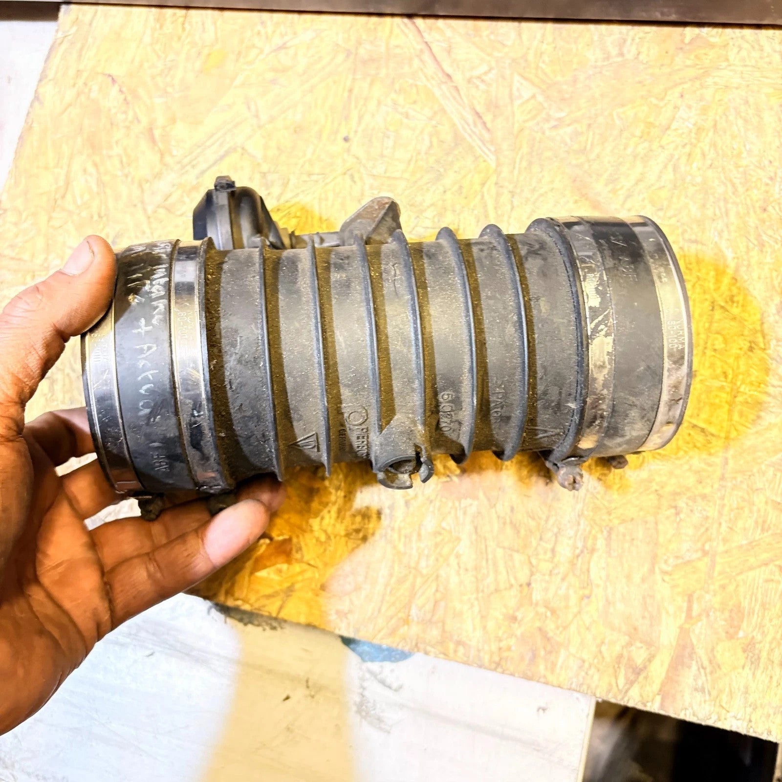PORSCHE BOXSTER 987 2005 SECONDARY THROTTLE BUTTERFLY AIR PIPE VALVE