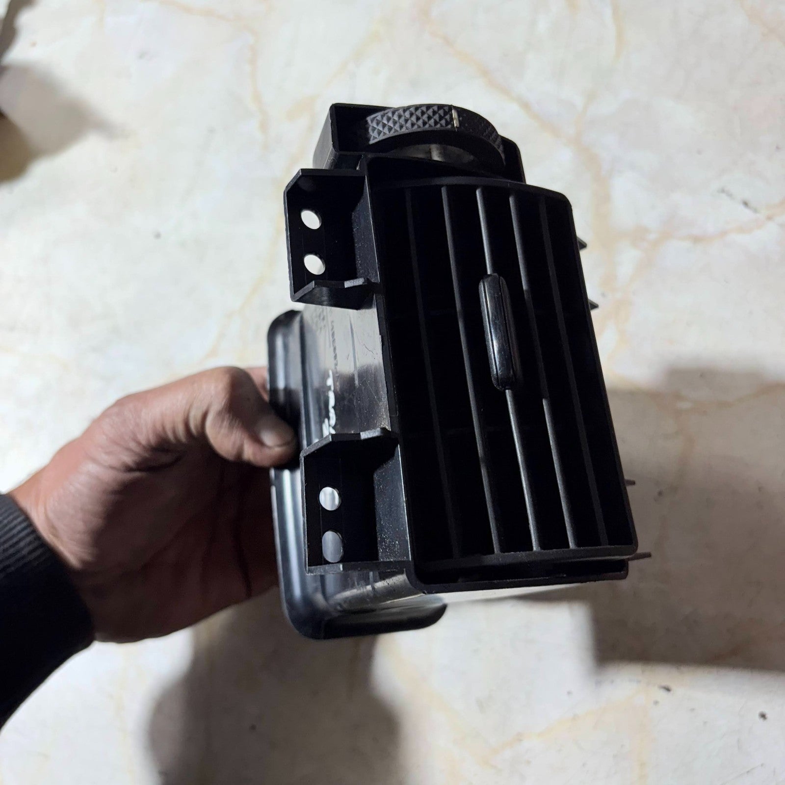 FORD TRANSIT 2007-2014 LEFT FRONT AIR VENT (PASSENGER SIDE) 6C1119C682