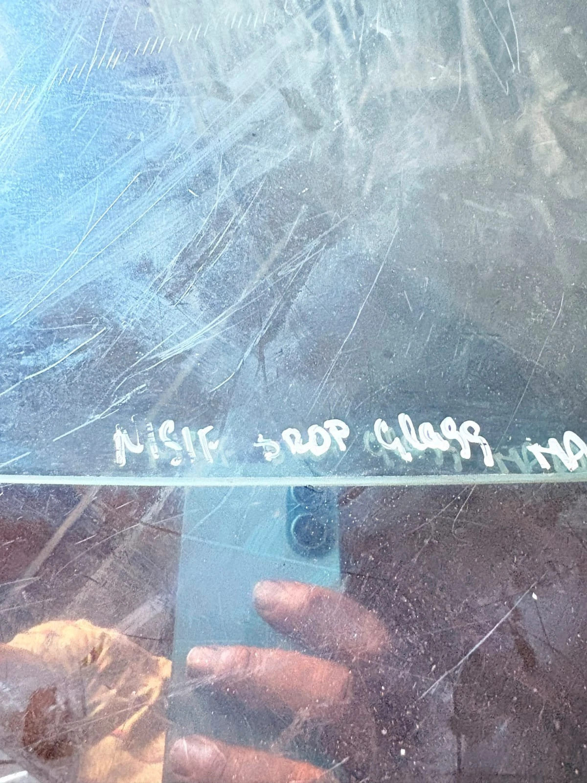 40635 2AD1 2019 MAZDA 2 NSF LEFT FRONT DOOR GLASS. 43R-00011 2013