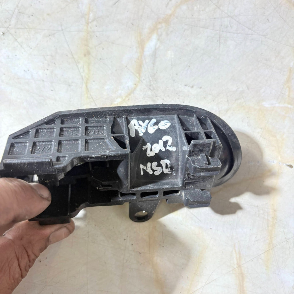 2005-2014 TOYOTA AYGO NSR PASSENGERS SIDE REAR LEFT INNER DOOR HANDLE
