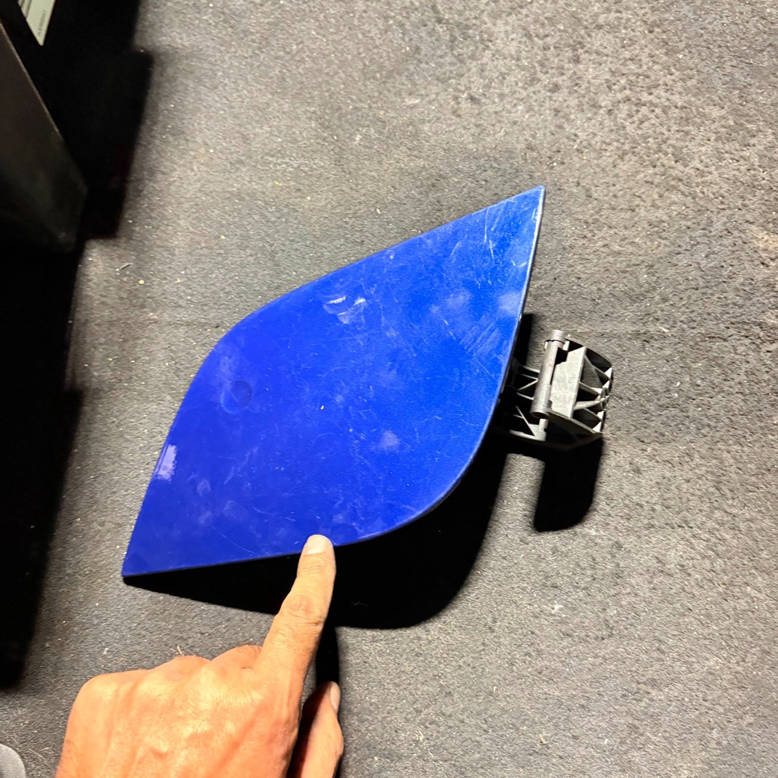 BM51-A405A02-AC FORD FOCUS FUEL FLAP BLUE 2015