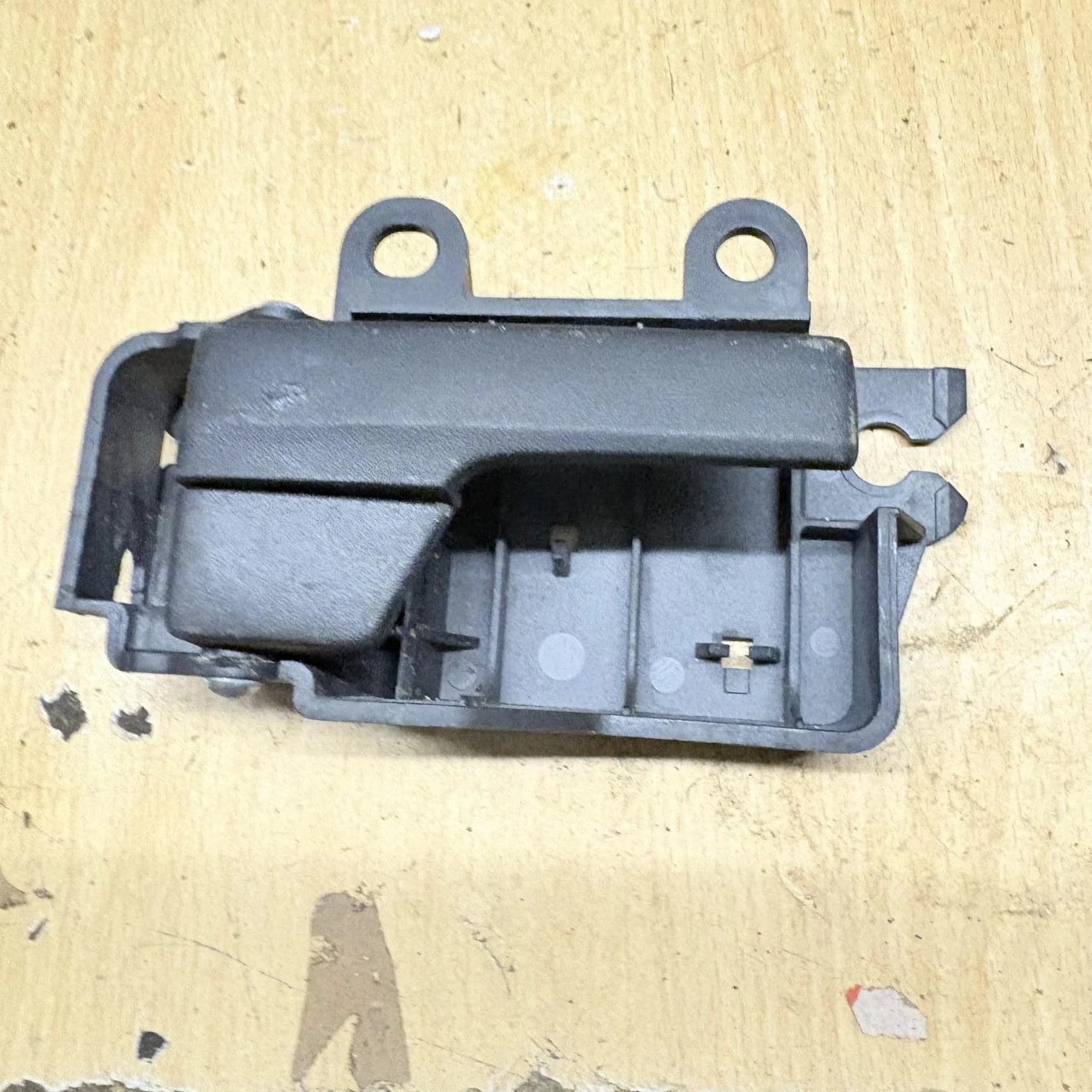 3m51r22600bb 3m51-r22600-bb Driver Front Door Handle Interior,UK535721-43 2006