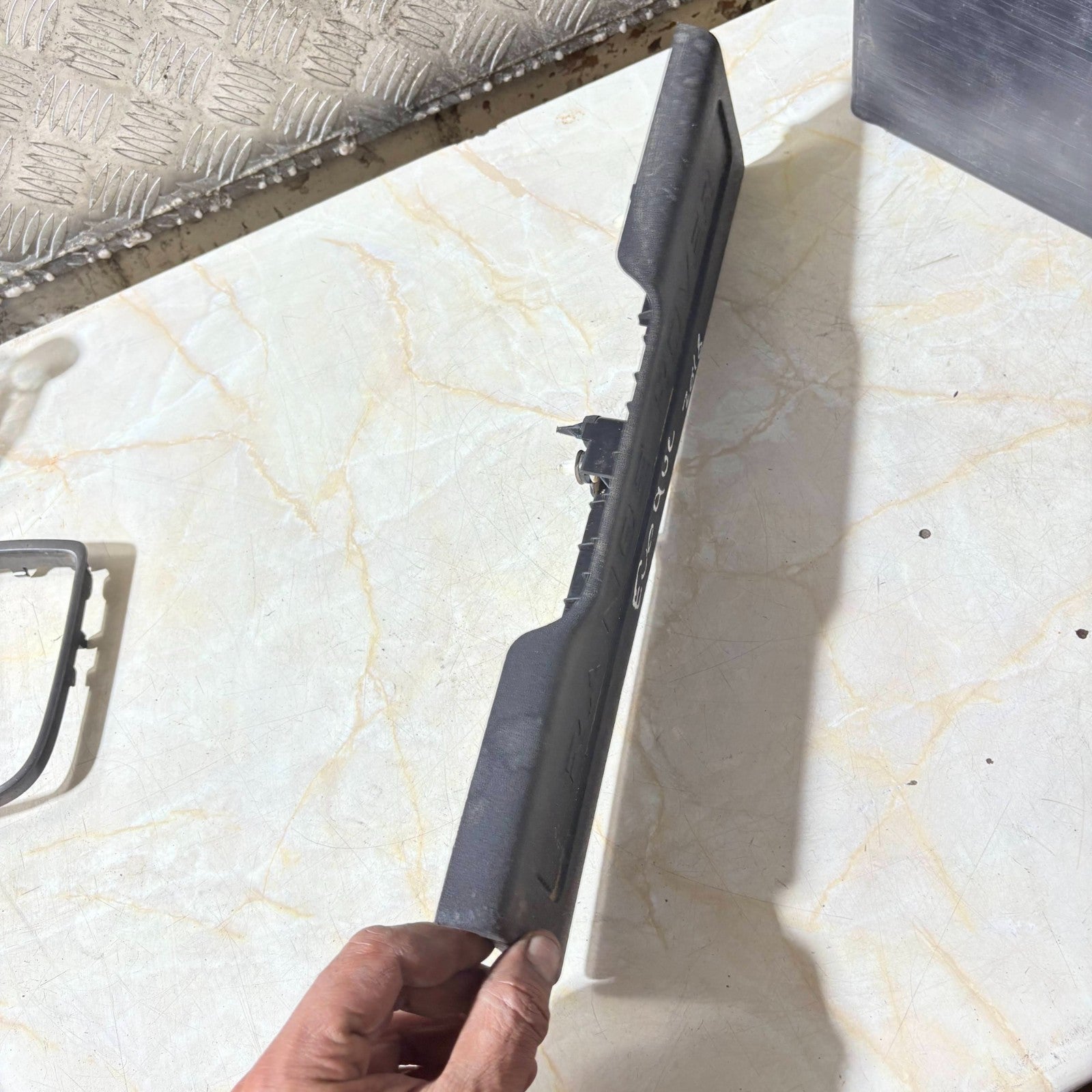 2011-2018 Range Rover Evoque L538 Front Right Driver Side Door Step Trim A061823