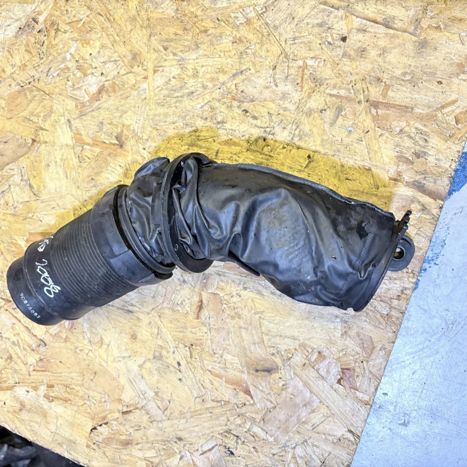 KIA SORENTO I JC Air Intake Tube 282003E600 2.5 Diesel 120kw 2008 22700263