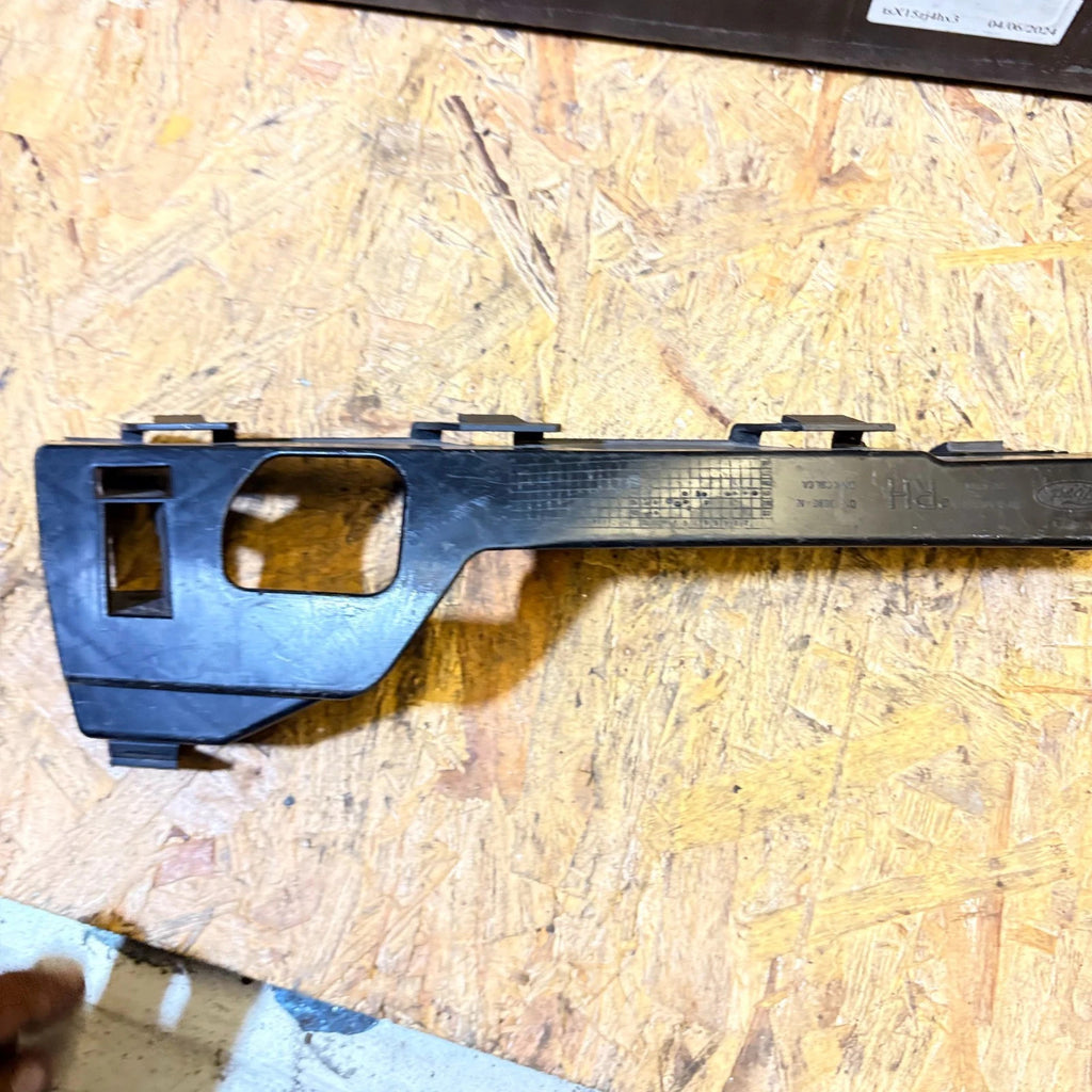 Ford Focus 2005-2008 Front Bumper Inner Holder Mount Bracket Driver Side