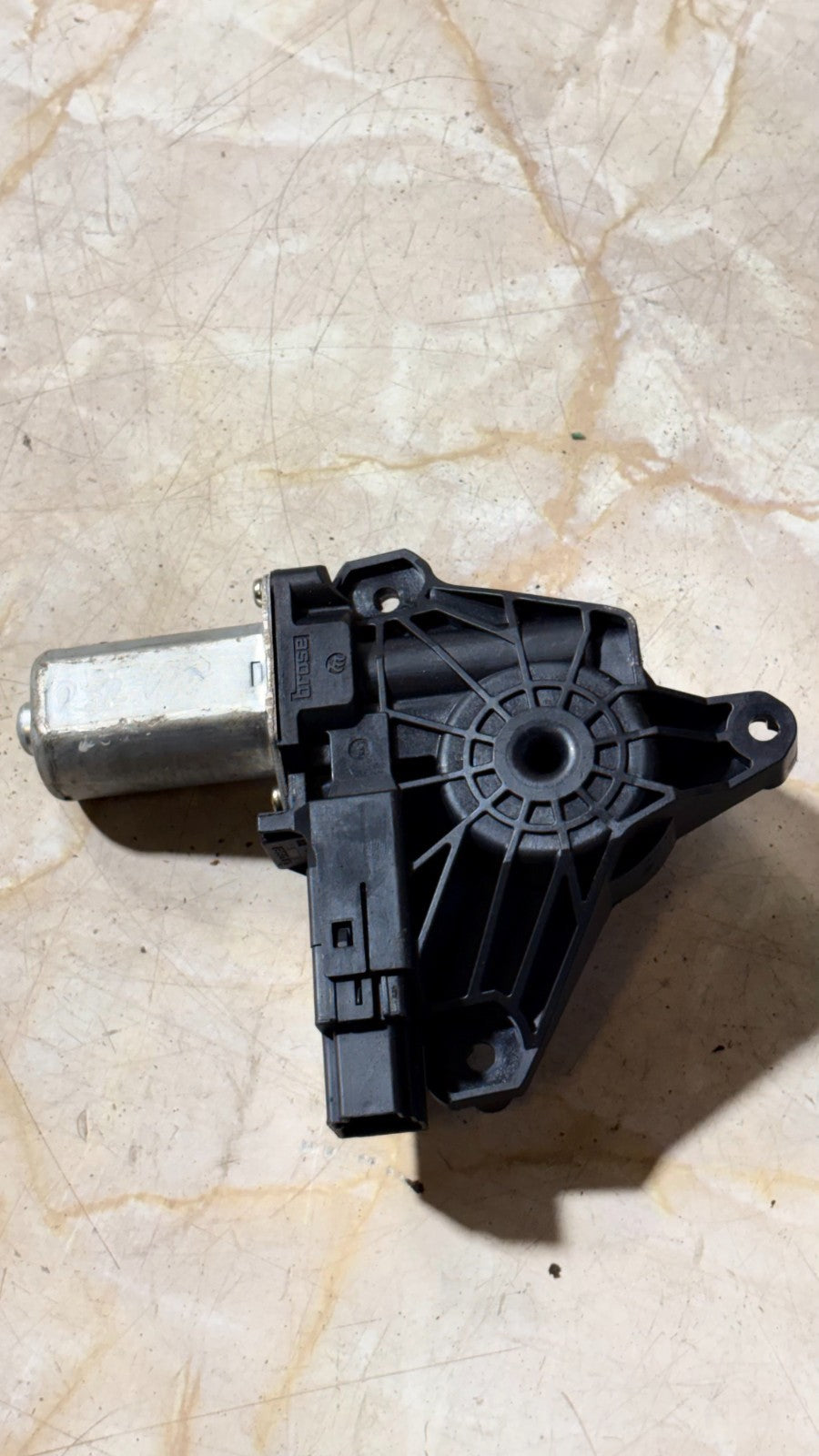 VOLVO V40 WINDOW REGULATOR MOTOR REAR RIGHT DRIVER SIDE 2017 A2469063200