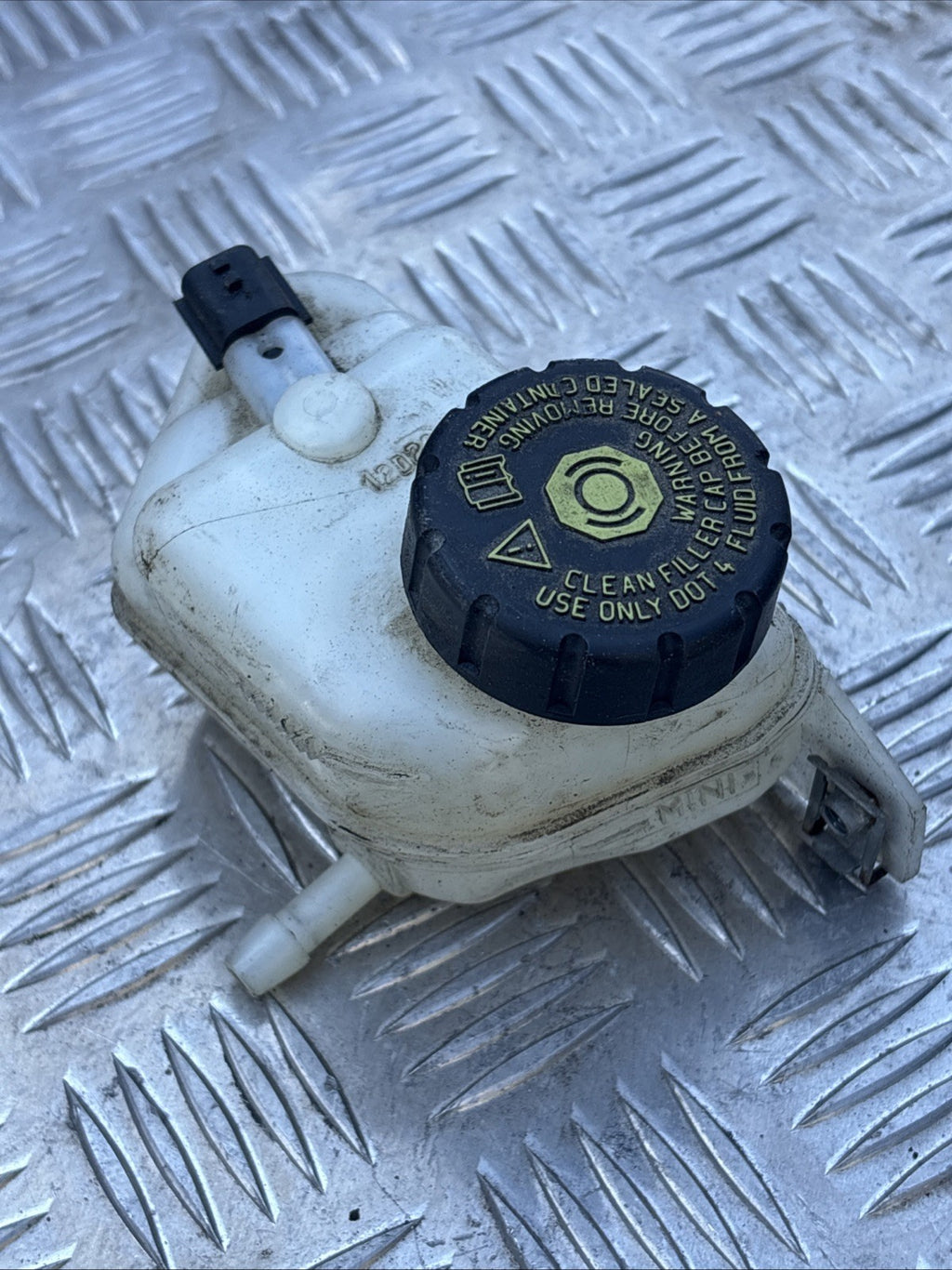 2012 RENAULT TWINGO 1.2 PET BRAKE MASTER CYLINDER FLUID TANK