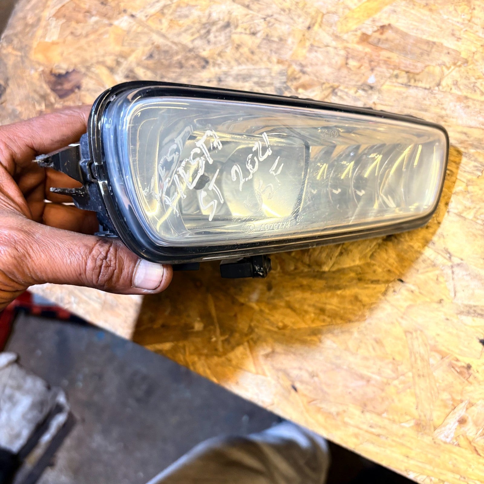FORD FIESTA 2021 Fog Light Right Driver Offside Front O/S 71933