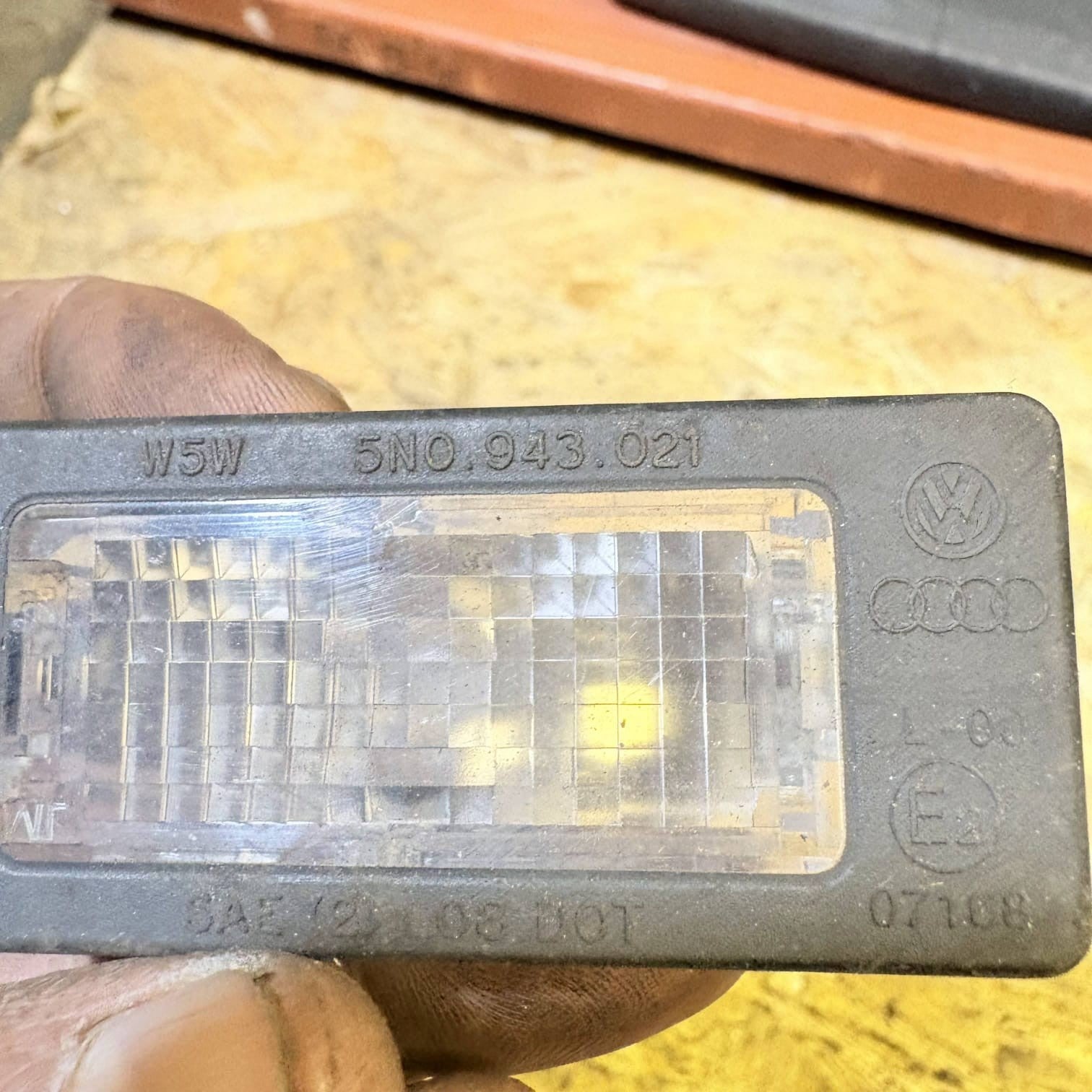 Number Plate License Light Lamp Octavia Mk3 5E5 Estate Non-LED VW
