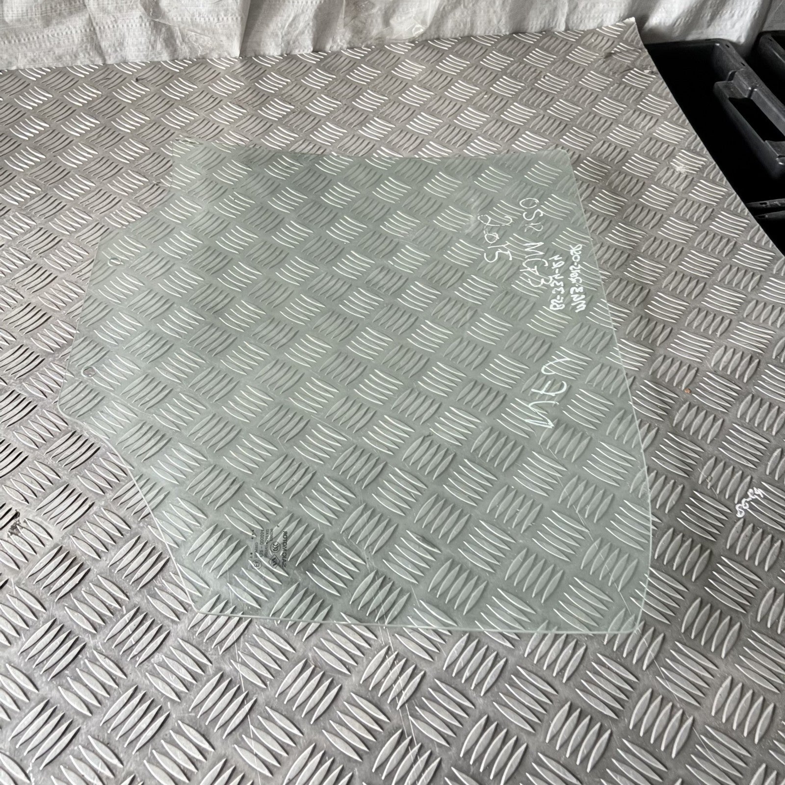 SUZUKI GRAND VITARA Left Front Passenger Side Door Window glass
