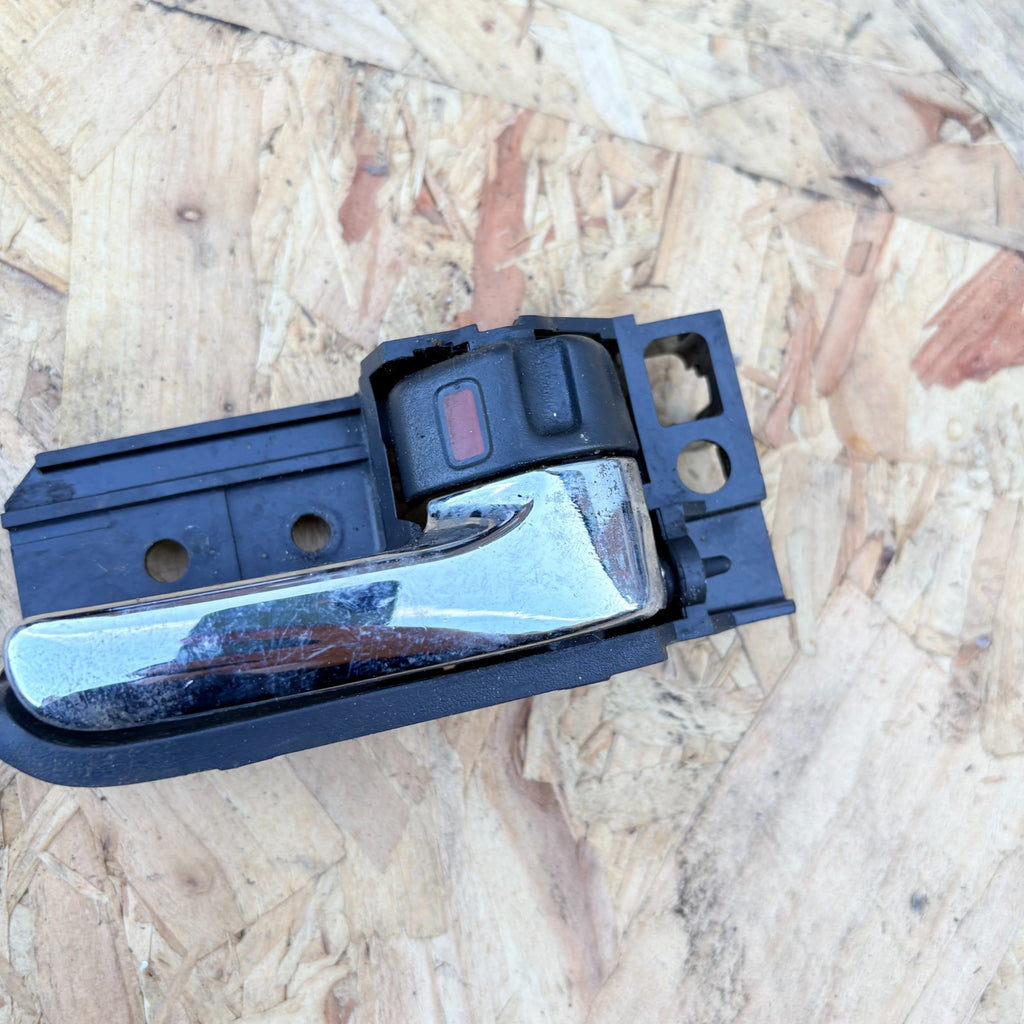 2004-08 TOYOTA AVENSIS DRIVER SIDE FRONT INNER DOOR HANDLE