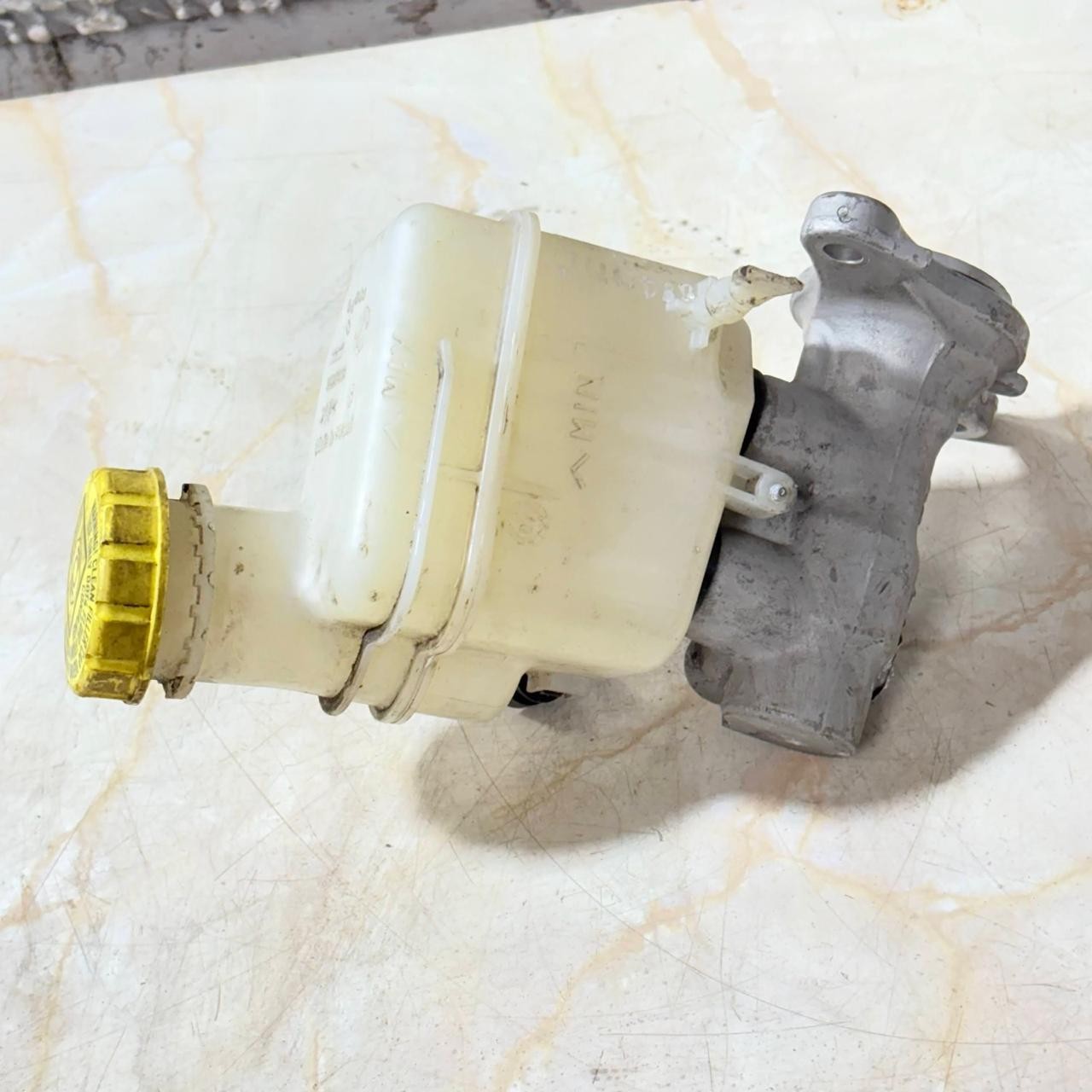 Fiat Panda 2003-2012 Brake Master Cylinder 32069666 1.1 1.2 1.3 Multijet