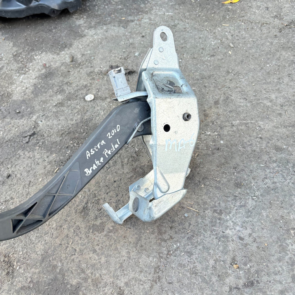 VAUXHALL ASTRA H 2010 BRAKE PEDAL 28870 10884