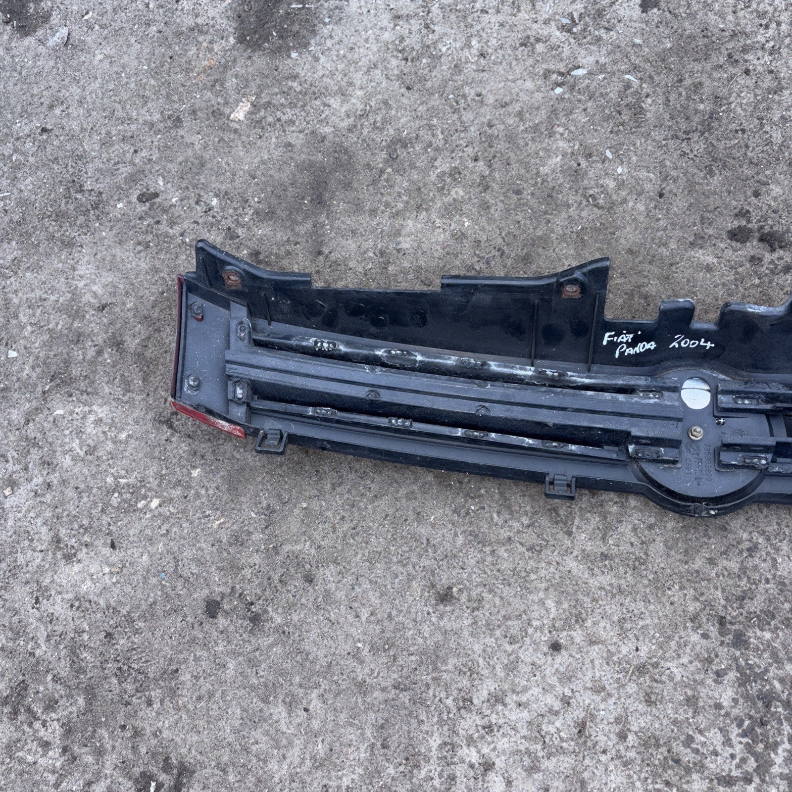 FIAT PANDA Mk2 FRONT BUMPER UPPER GRILL WITH CHROME 735353899 2003-2011
