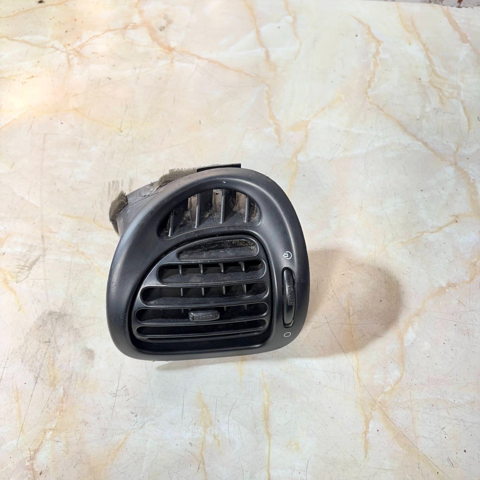 CITROEN PICASSO 2006 N/S/F LEFT PASSENGER FRONT SIDE HEATER/AIR VENT