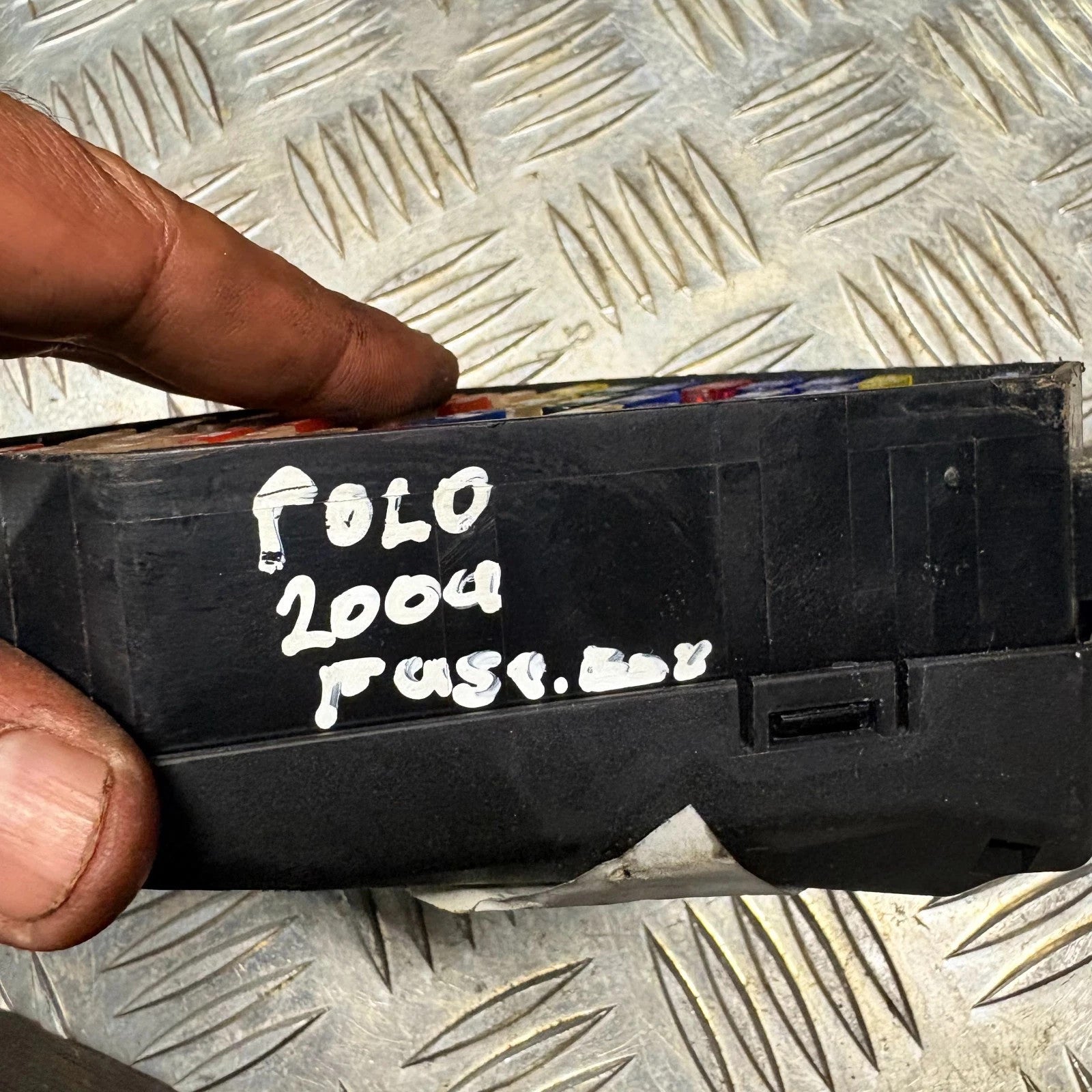 VOLKSWAGEN POLO 2009 FUSE BOX 400009645247