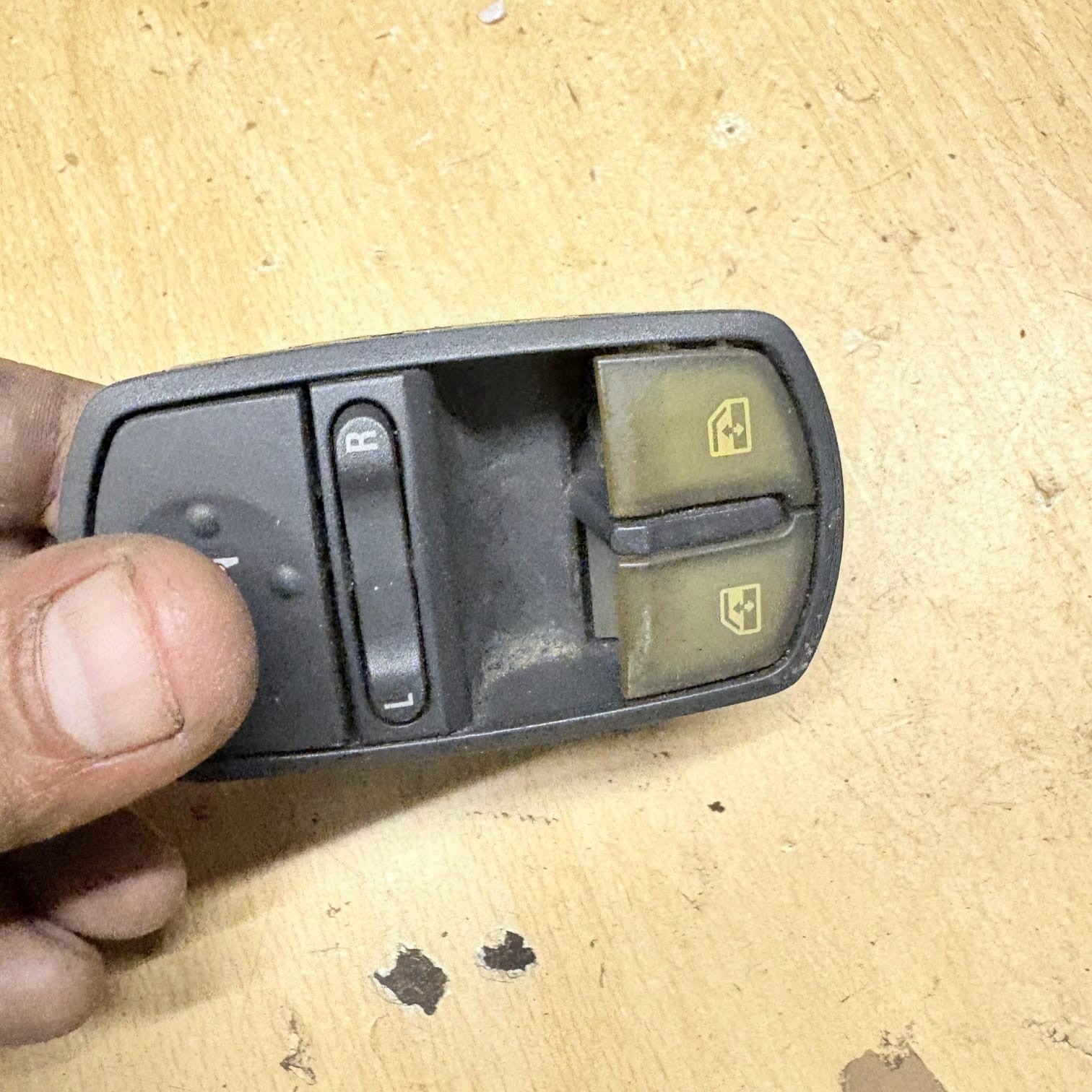 Vauxhall Corsa Window Switch Drivers Front Illuminated 13258522 AD OSF 2007