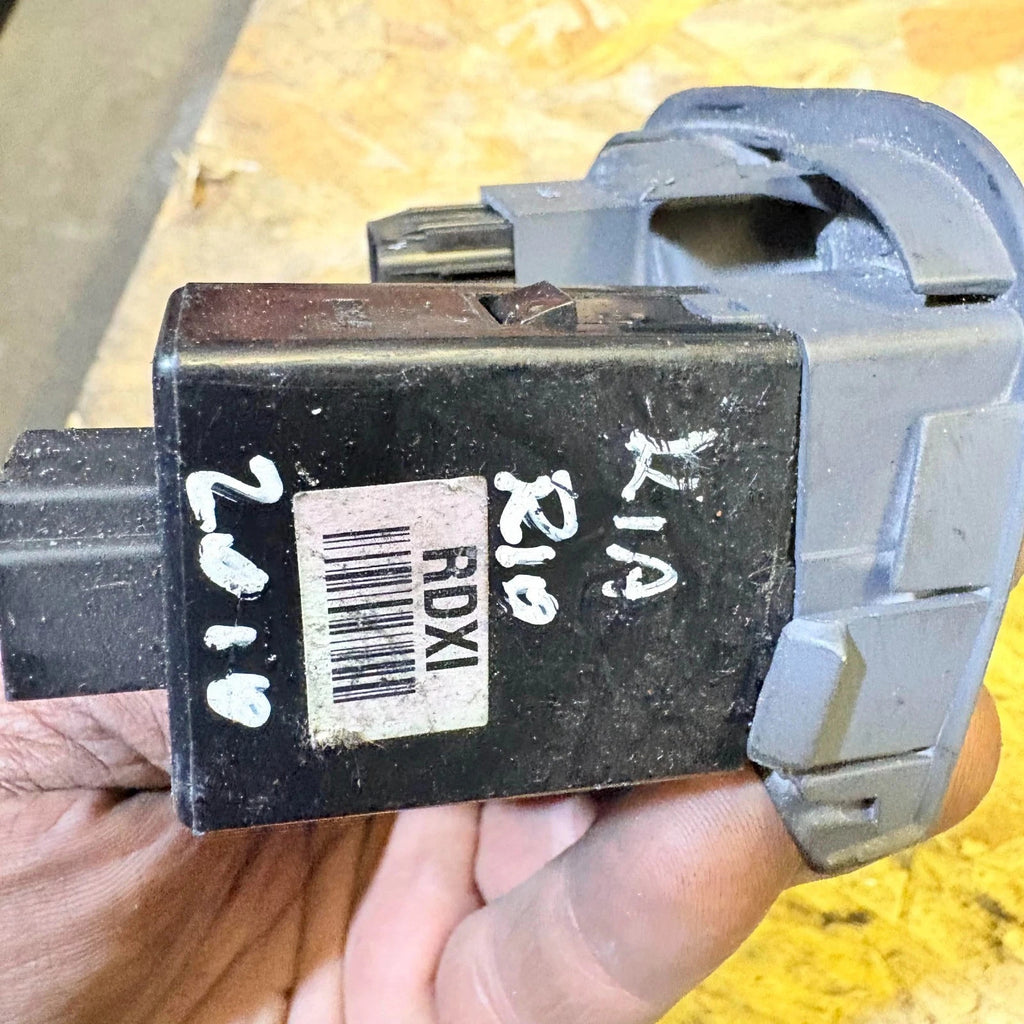 Kia Rio 2005-2011 Fog Light Switch 933101G900
