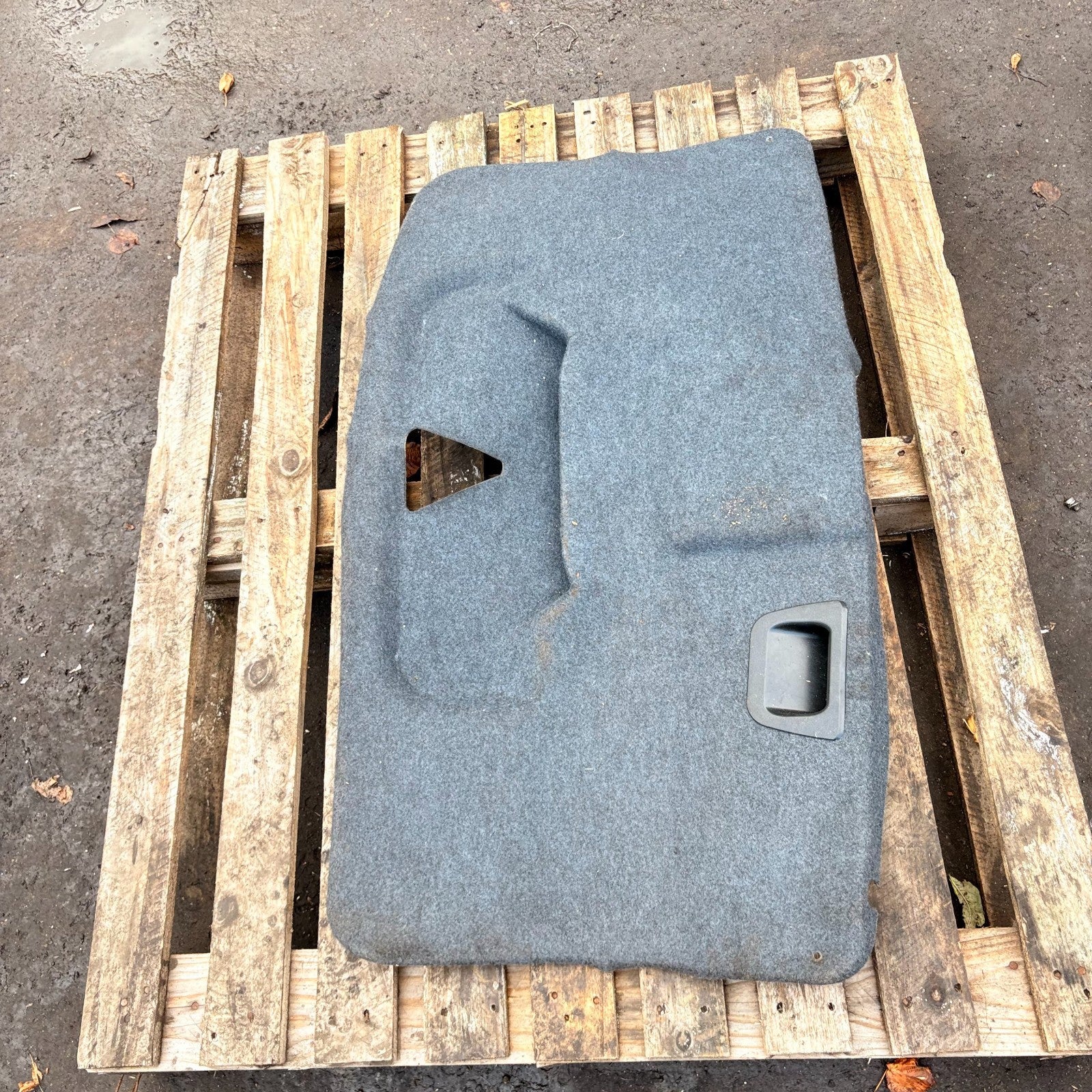 2002-2004 Audi A6 Boot Lid Trim
