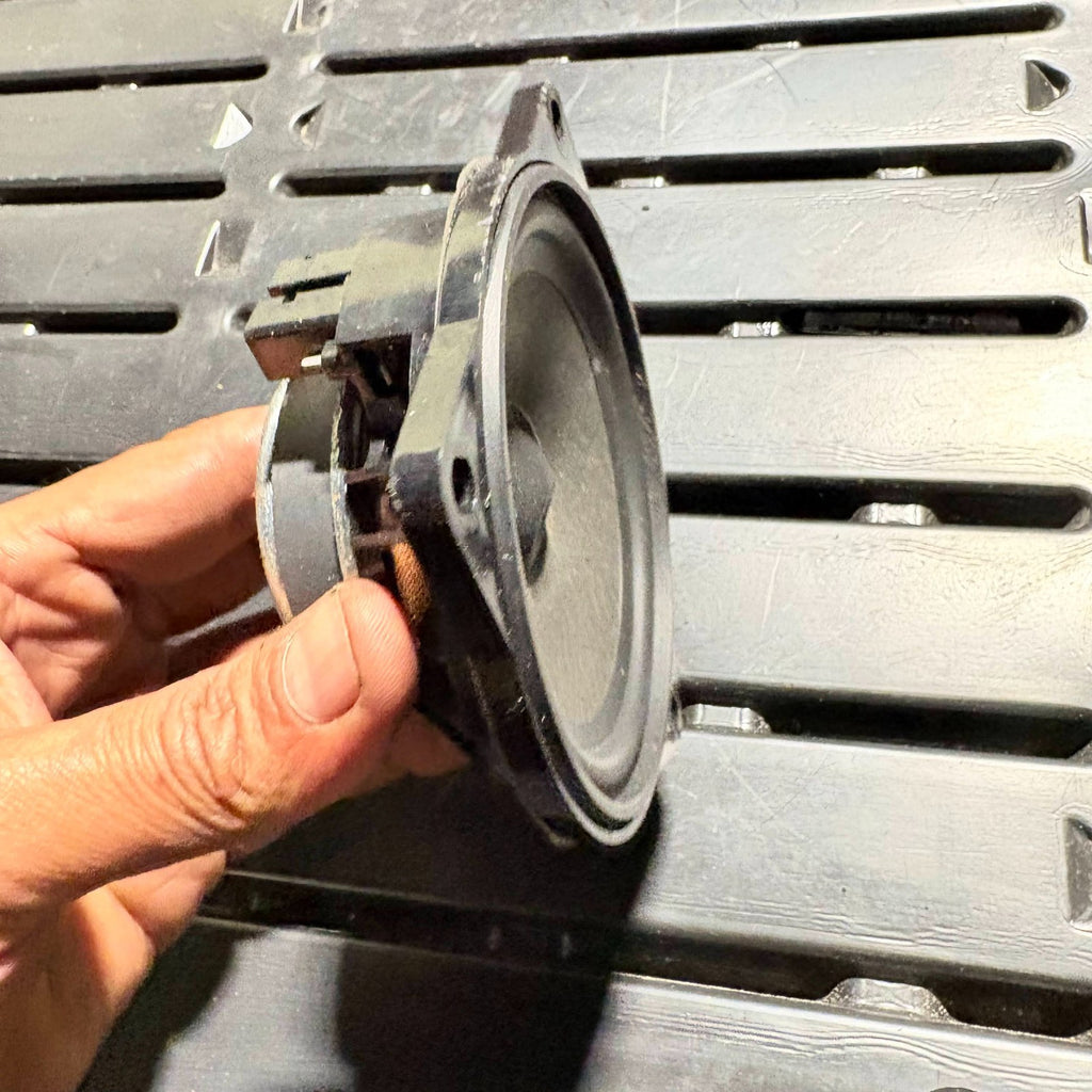 2007 MINI COOPER FRONT RIGHT DOOR SPEAKER 6513 3428196-01