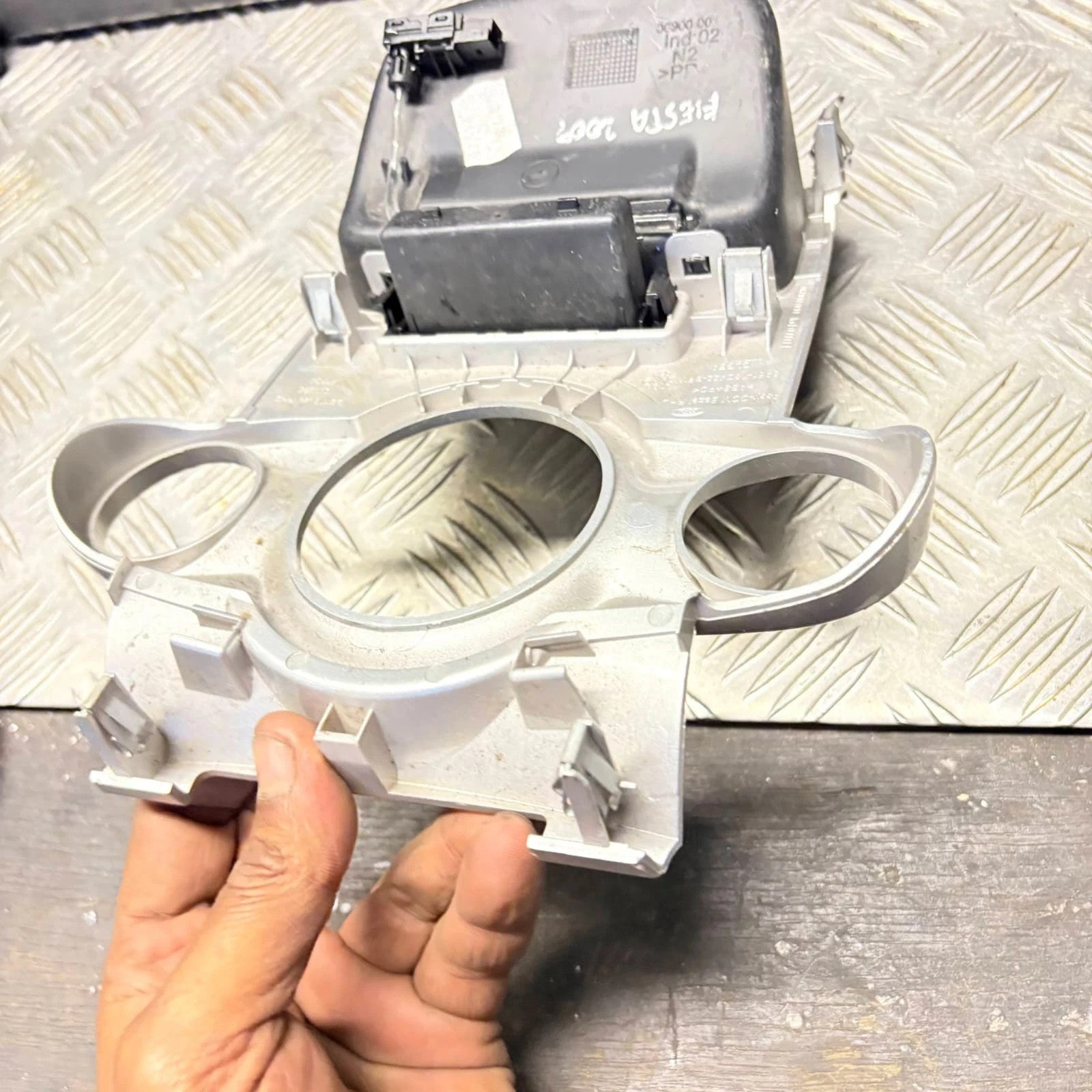 FORD FIESTA MK7 2009 HEAT AND A/C PANEL SURROUND TRIM 8A6118D422BF
