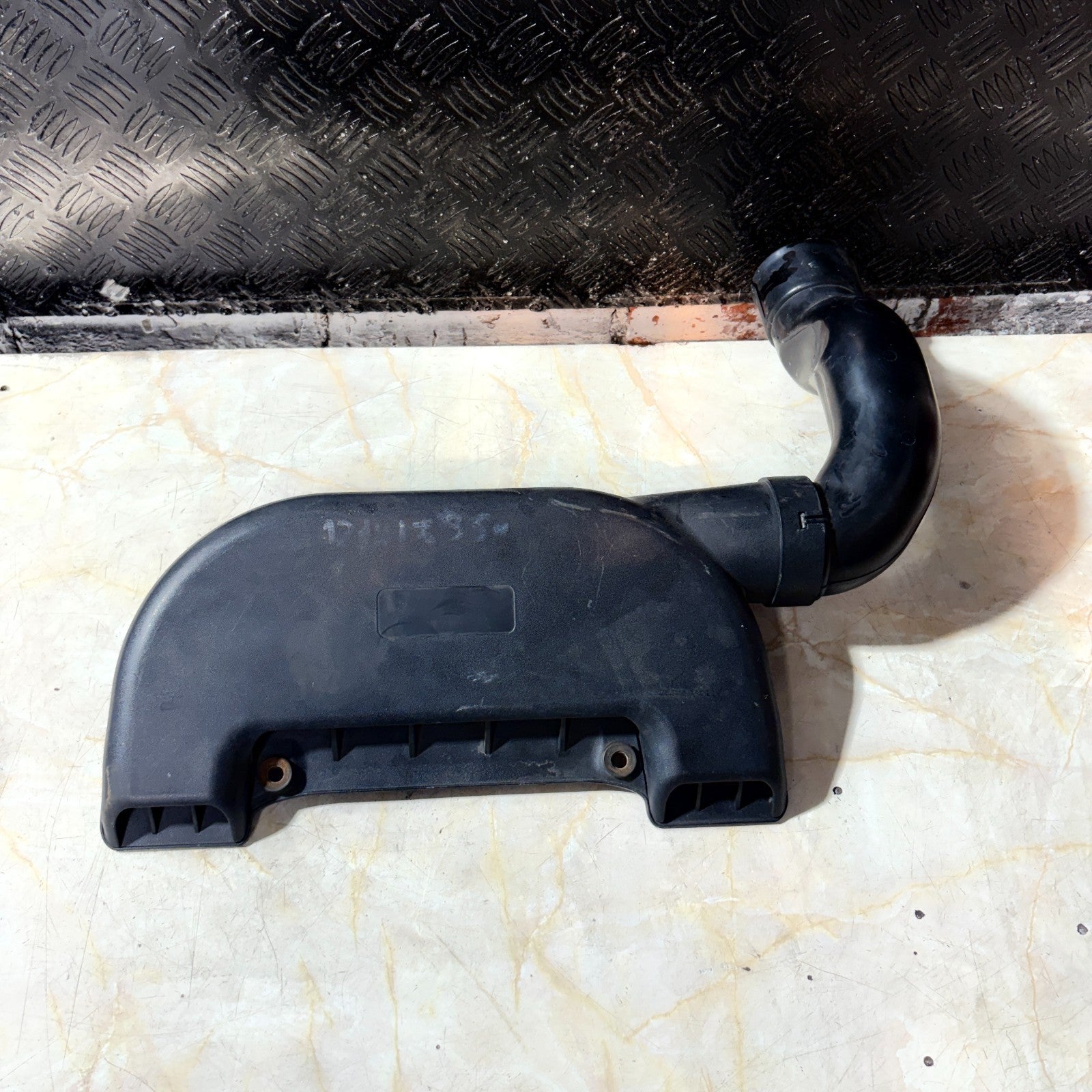 HYUNDAI I30 KIA CEED MK1 2007-2012 AIR INTAKE DUCT INLET PIPE 28212-2L000