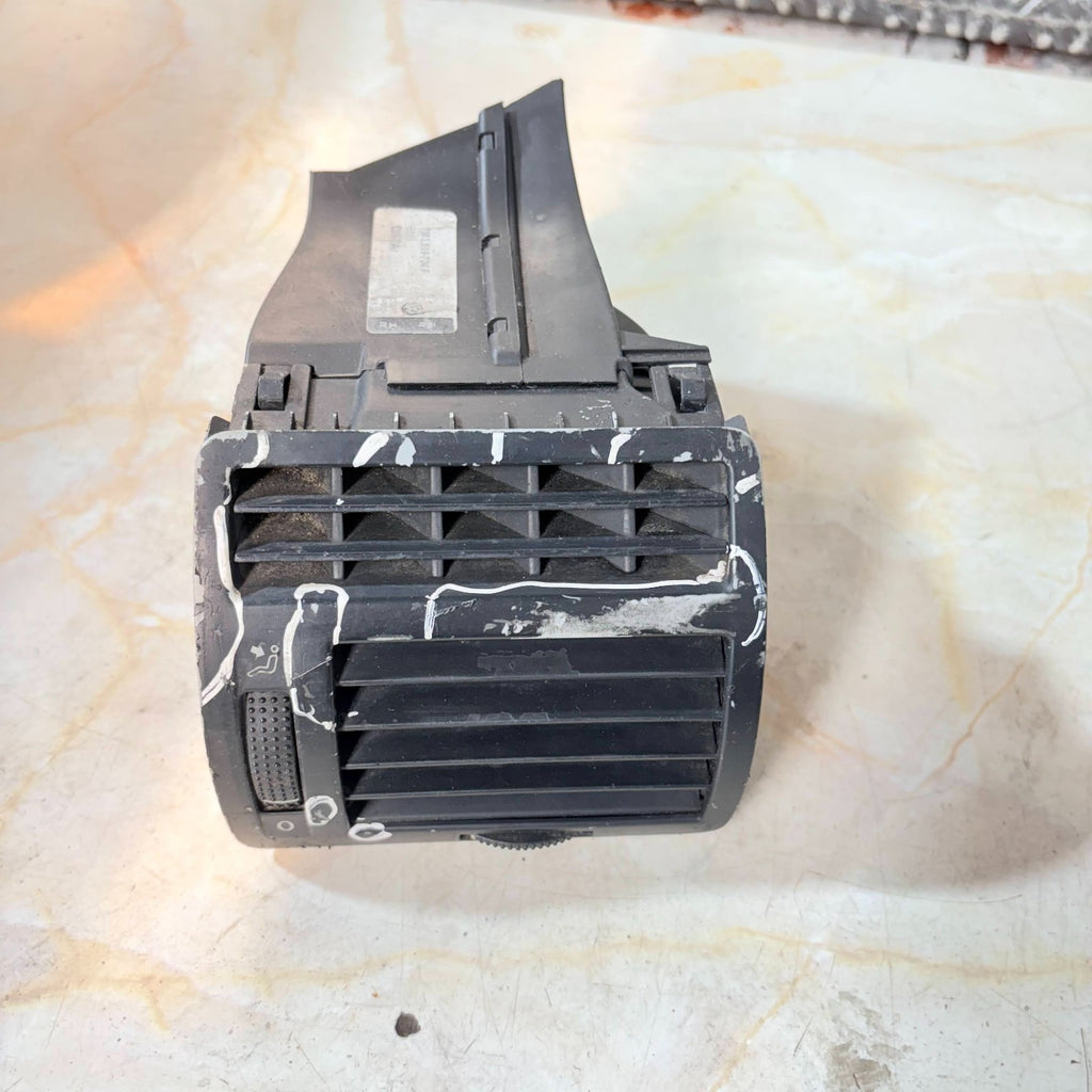 VW Sharan Mk1 7M (2001-2010) Dash Side Heater Vent Outlet 7M3819704F