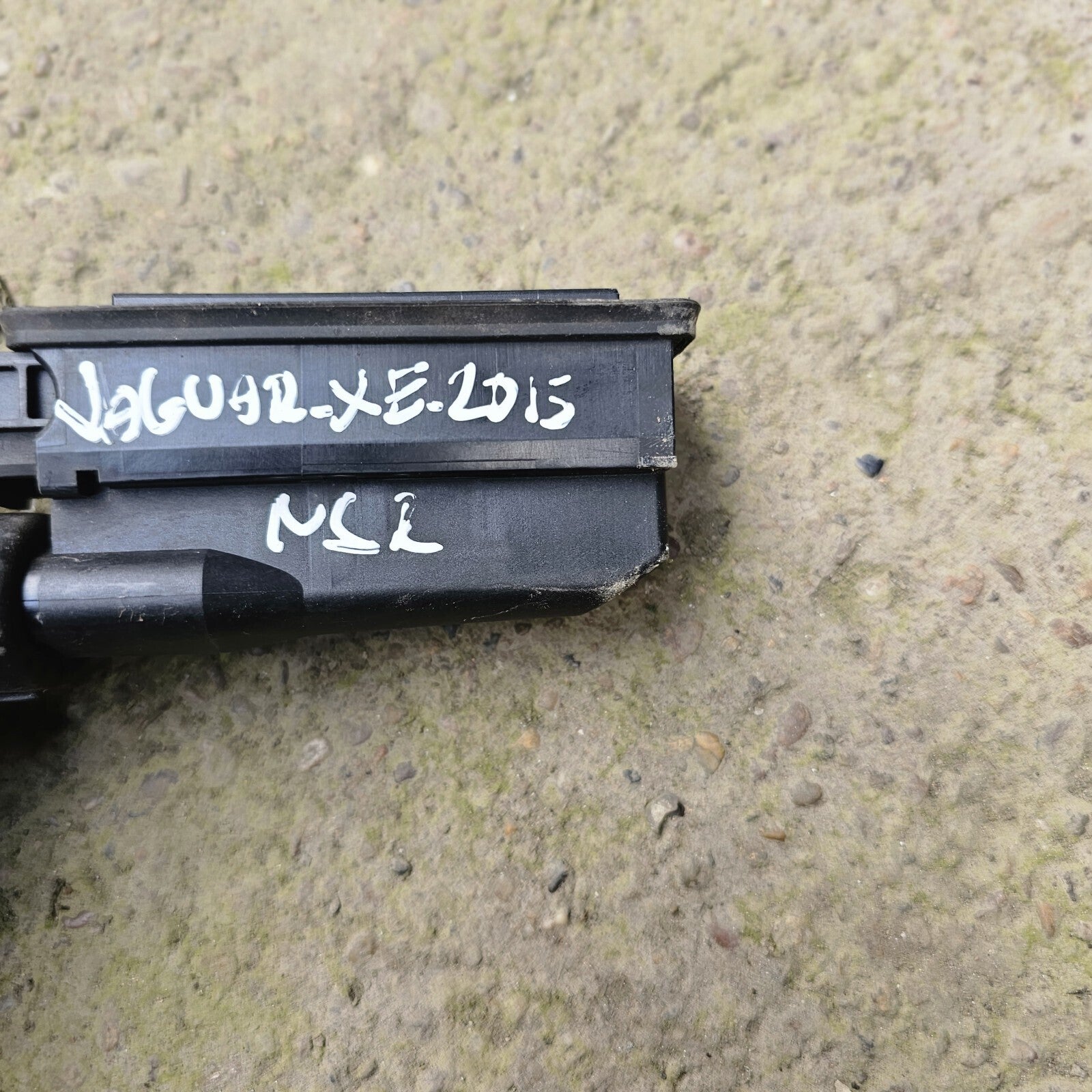 Jaguar XE 2015-2024 X760 NSR Passenger Side Rear Left Door Loom