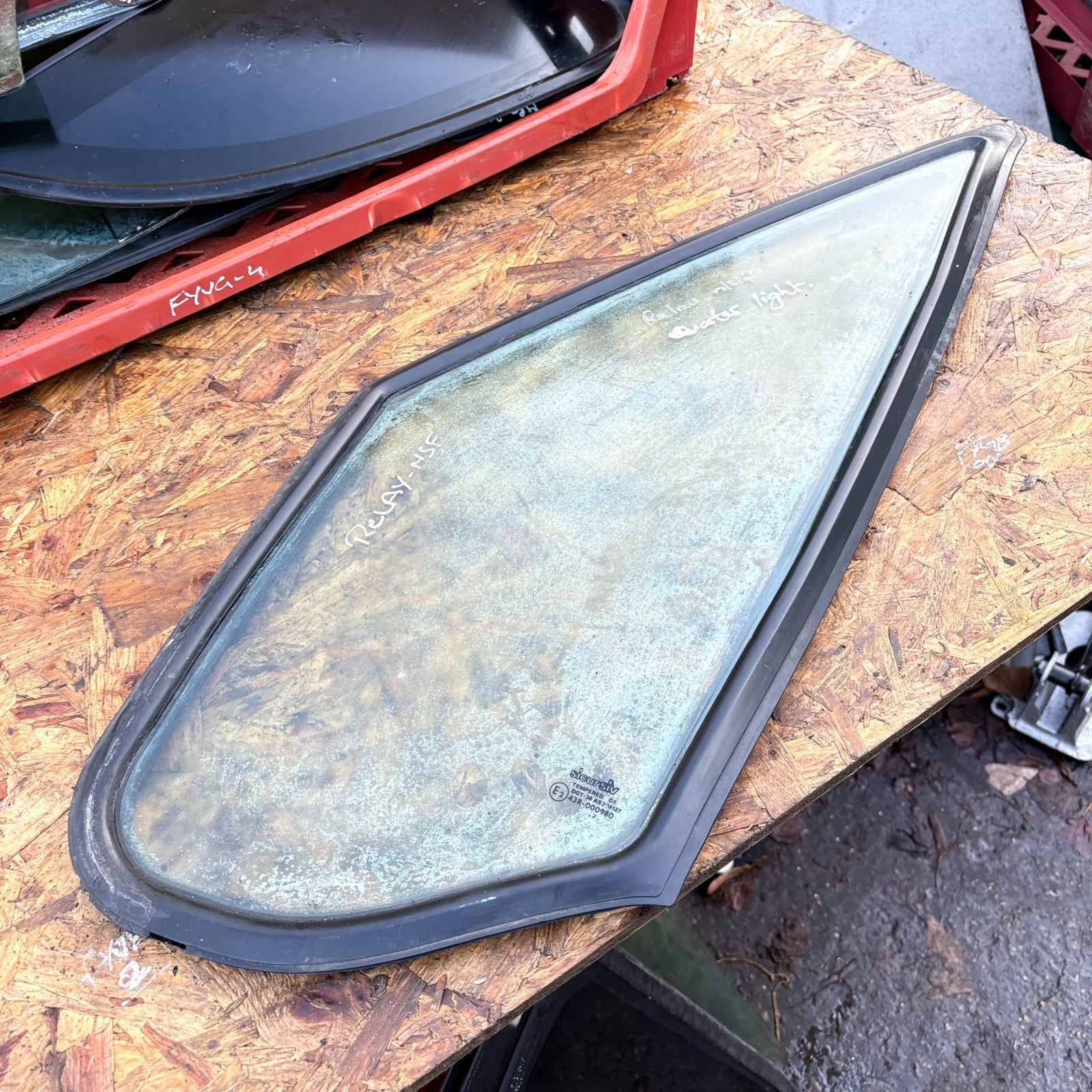 CITROEN RELAY QUARTER WINDOW PASSENGER FRONT GLASS 93~06