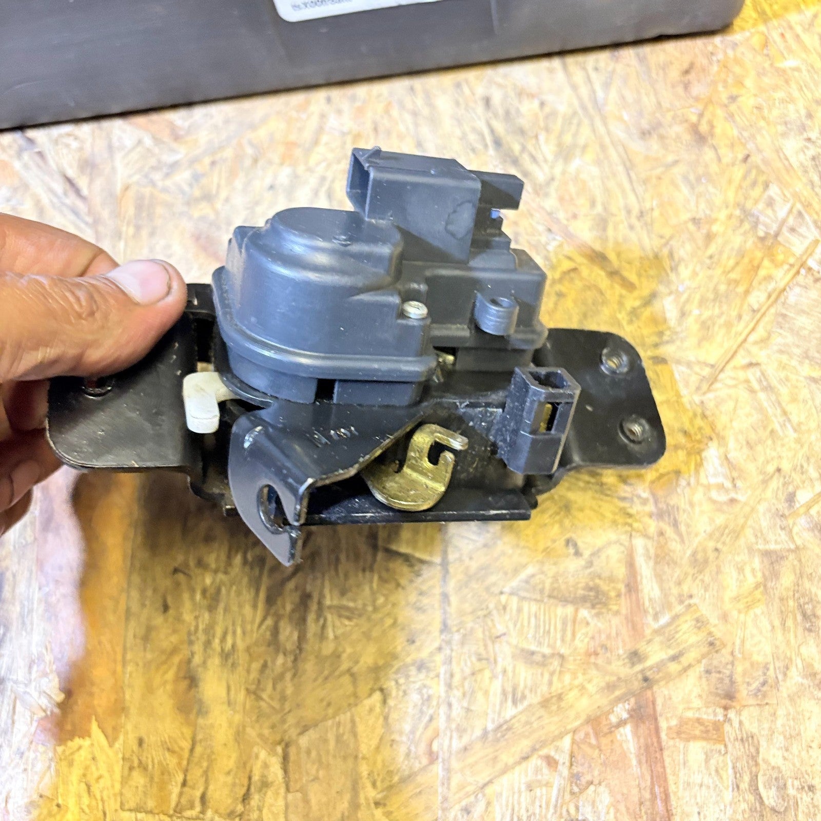 Dodge Caliber 2006-2012 Rear Tailgate Boot Lock Catch 5 Door