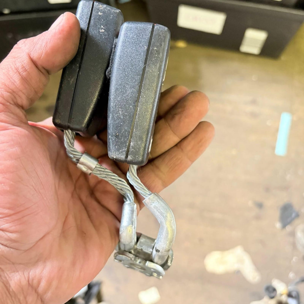 SEAT LEON MIDDLE REAR L DOUBLE SEAT BELT BUCKLE 1K0857739H