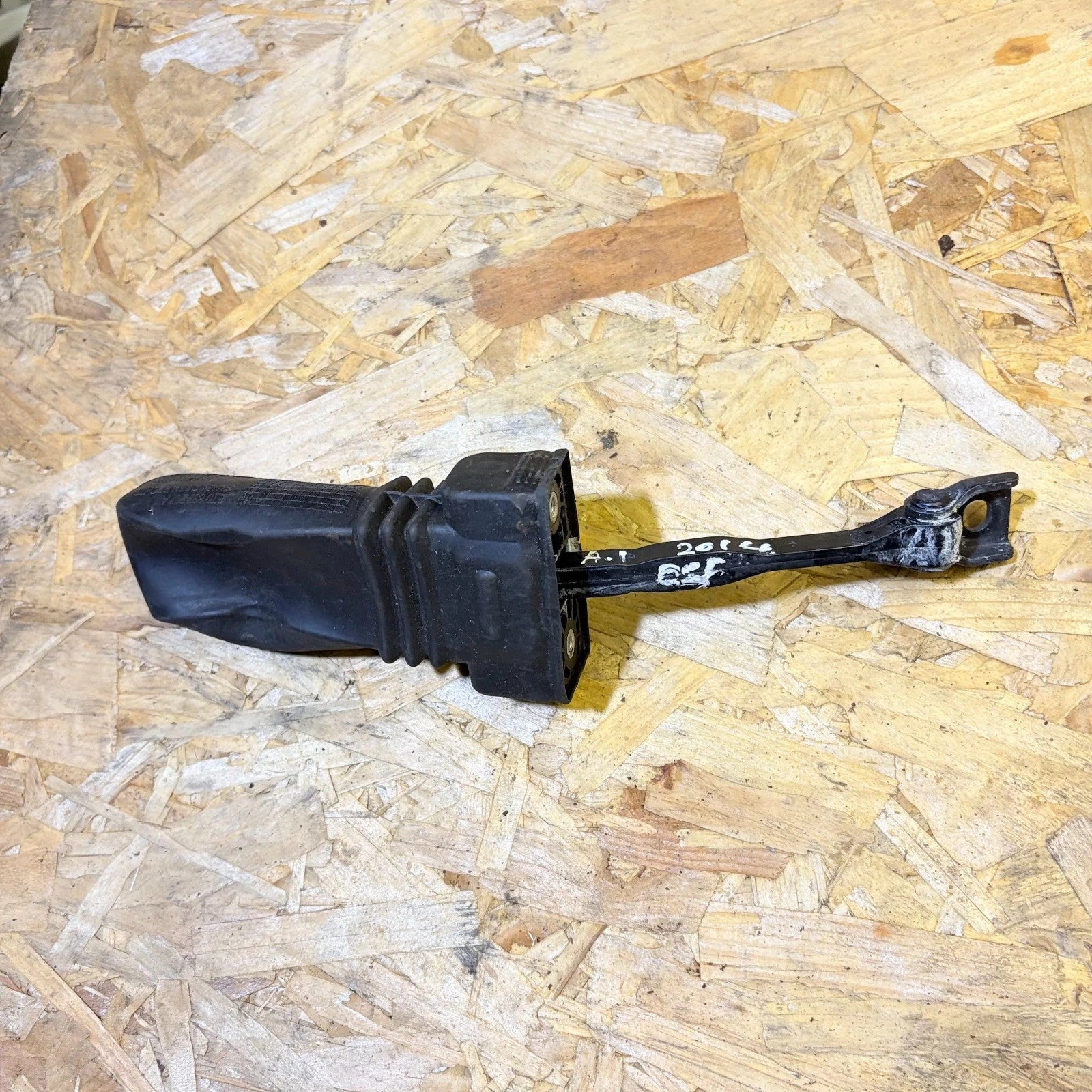 AUDI A1 MK1 2010-2018 5DR HB DRIVER SIDE FRONT DOOR CHECK STRAP