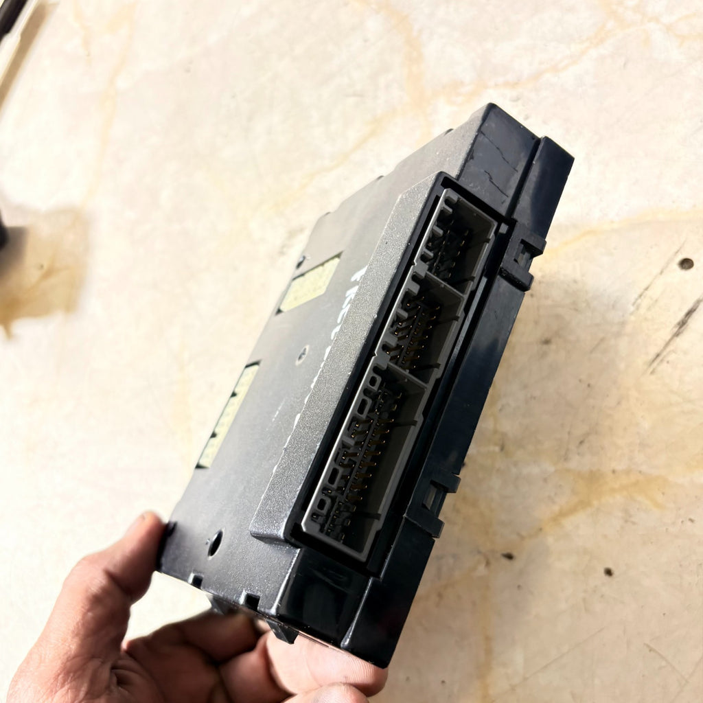 Land Rover Freelander 1 Comfort convenience body module YWC000030