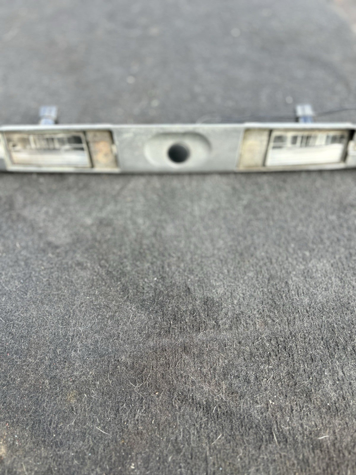 JAGUAR S TYPE 00-08 REAR TAILGATE BOOT HANDLE TRIM WITH MICRO SWITCH 4R8313550AE