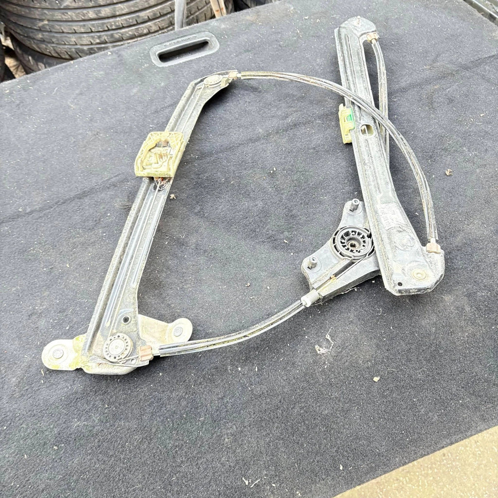 VW Polo 9N3 2005-2009 5-Door Front Right Driver Window Regulator 6Q4837462G