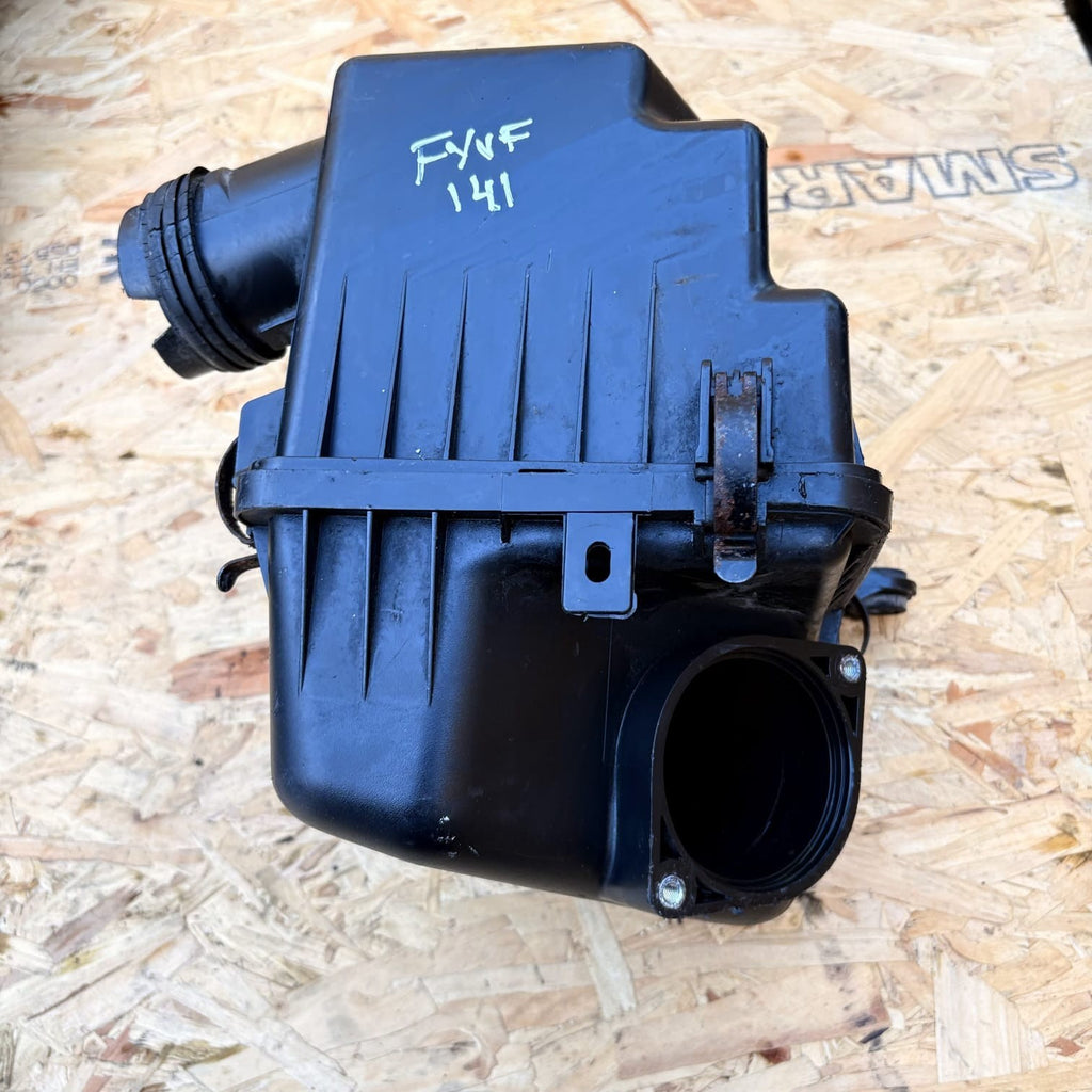 2010 HYUNDAI I30 1.6 DIESEL AIR FILTER HOUSING BOX 281002H200