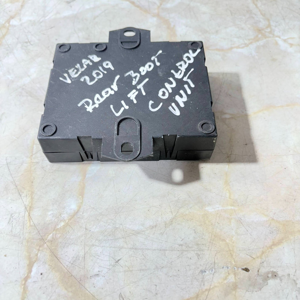 Range Rover Velar L560 Tailgate Control Module LR126278 J8A2-14B673-BA 2018-2020