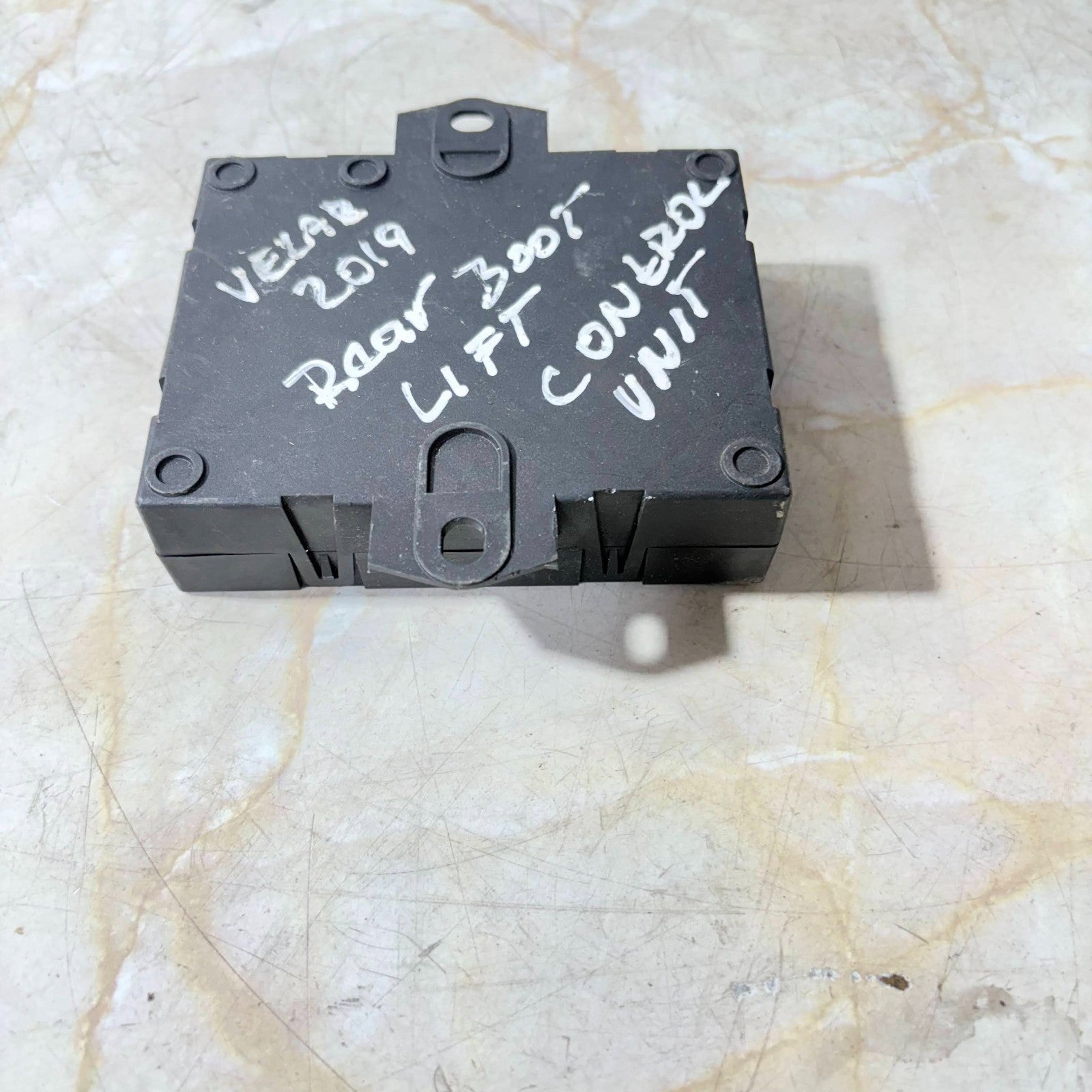 Range Rover Velar L560 Tailgate Control Module LR126278 J8A2-14B673-BA 2018-2020