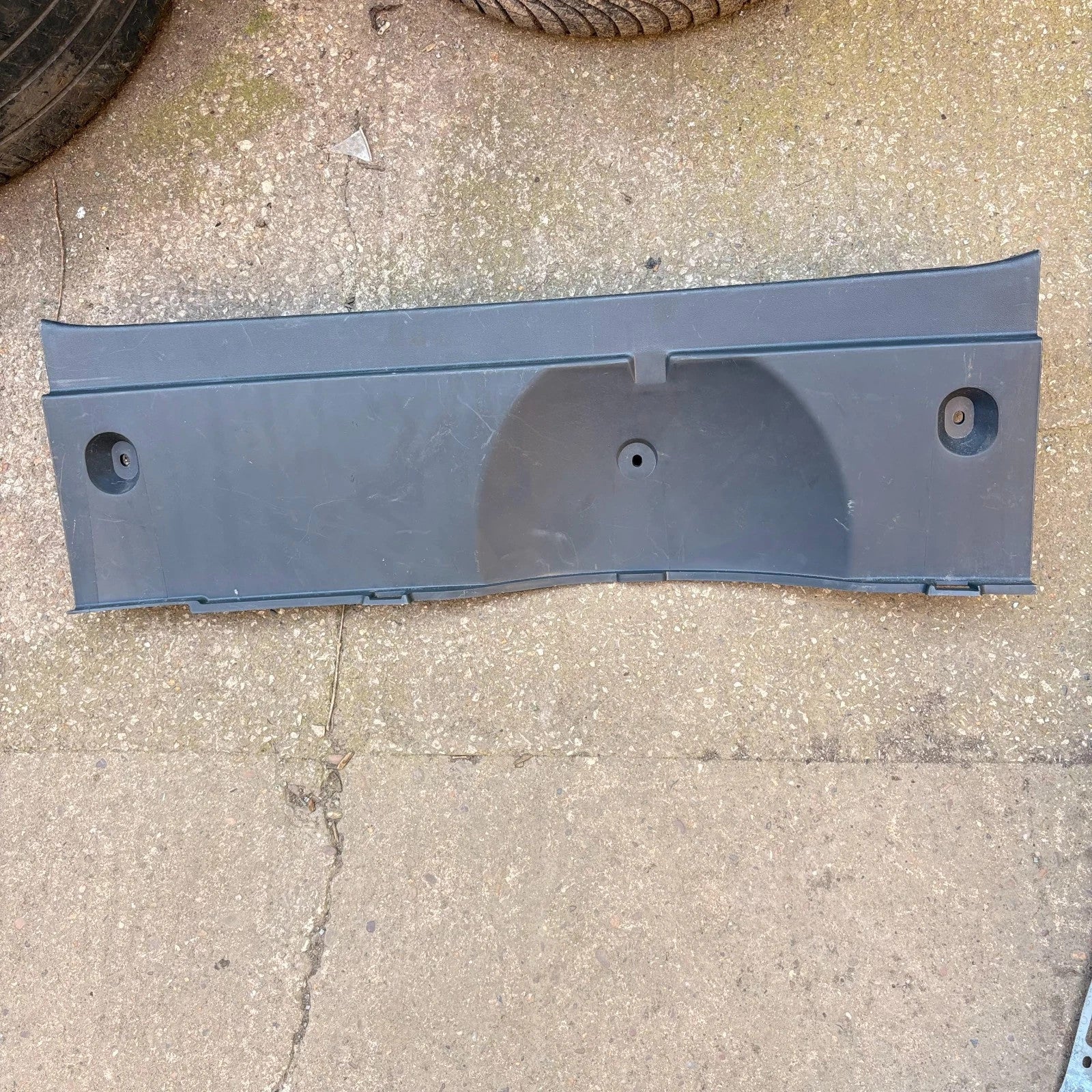 KIA SOUL BOOT TAILGATE LOADING DOCK SILL STEP TRIM PANEL 85771-2K000 2008-14