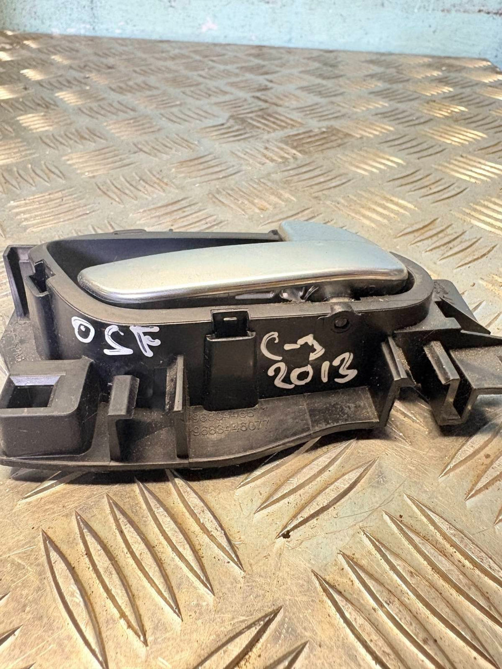 CITROEN C3 MK2 DRIVERS RIGHT FRONT INTERIOR DOOR HANDLE 9683446577 2009-2016
