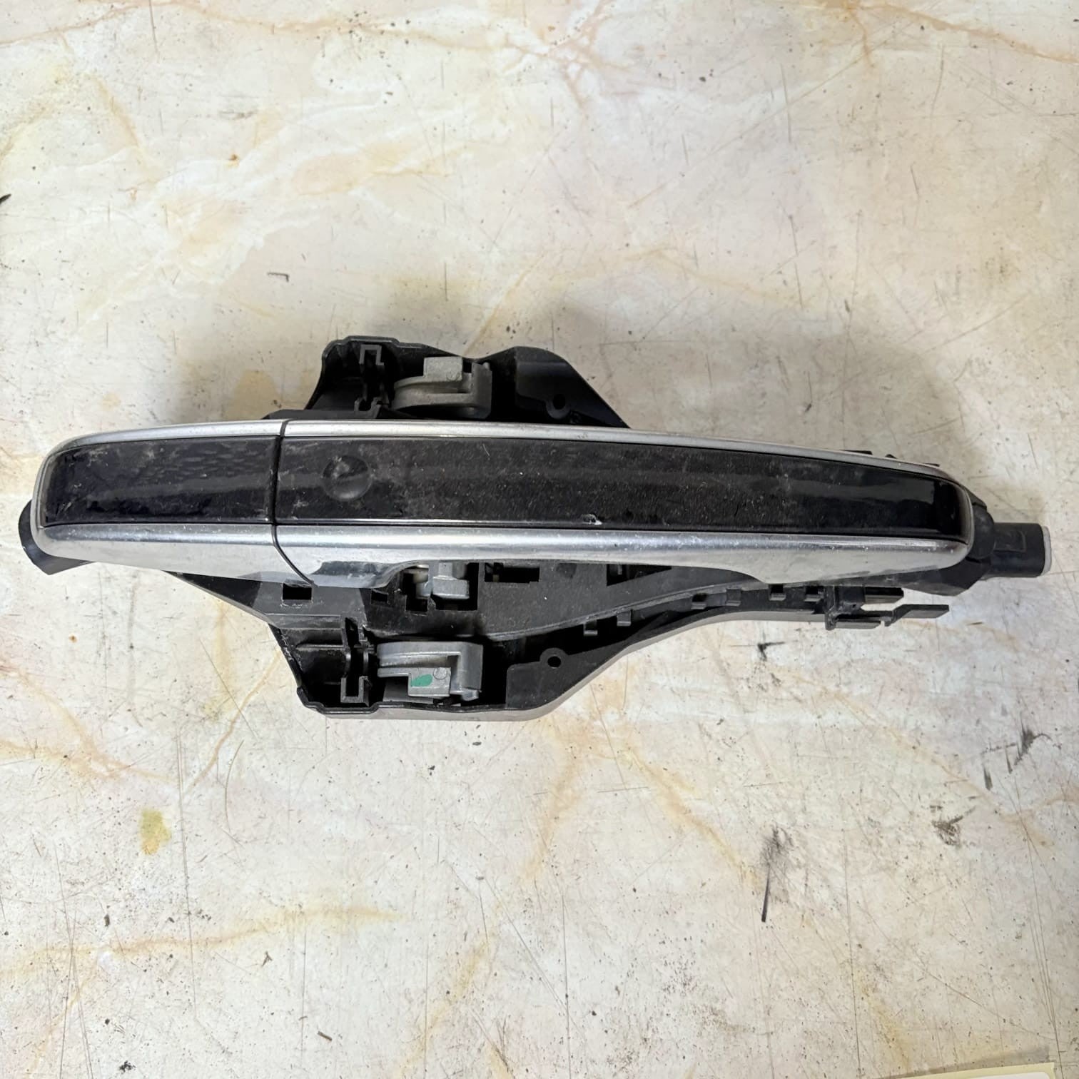 Discovery 5 L462 Passenger Rear Exterior Keyless Door Handle Grey & Chrome 2015