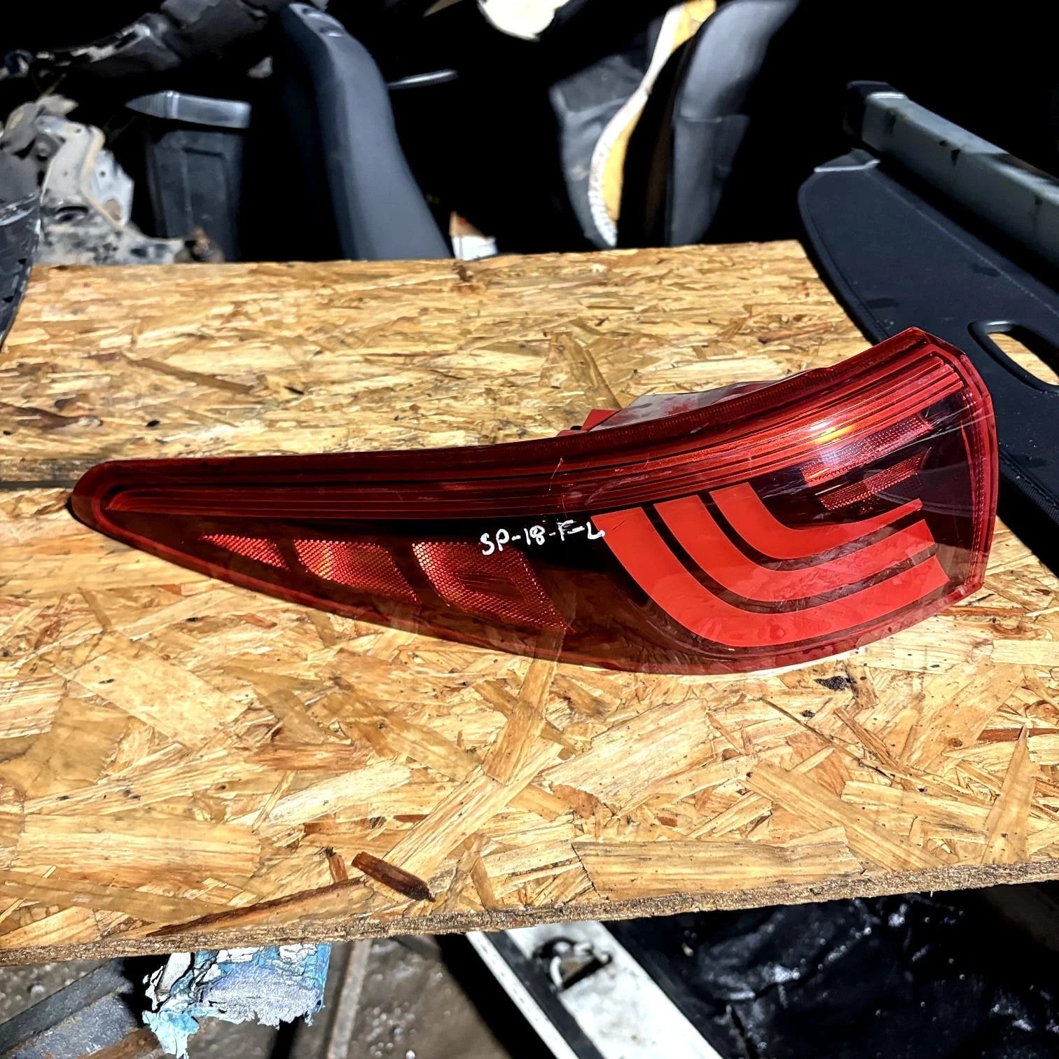 KIA SPORTAGE TAIL LIGHT REAR OUTER PASSENGER SIDE QL MK4 2017-2023 92401F11