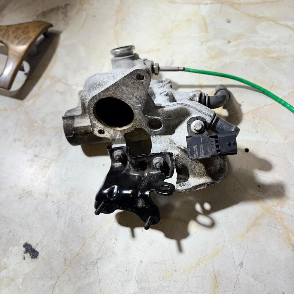 147173974R EGR Valve Throttle Body Housing Renault Dacia Logan II Sandero 1.5