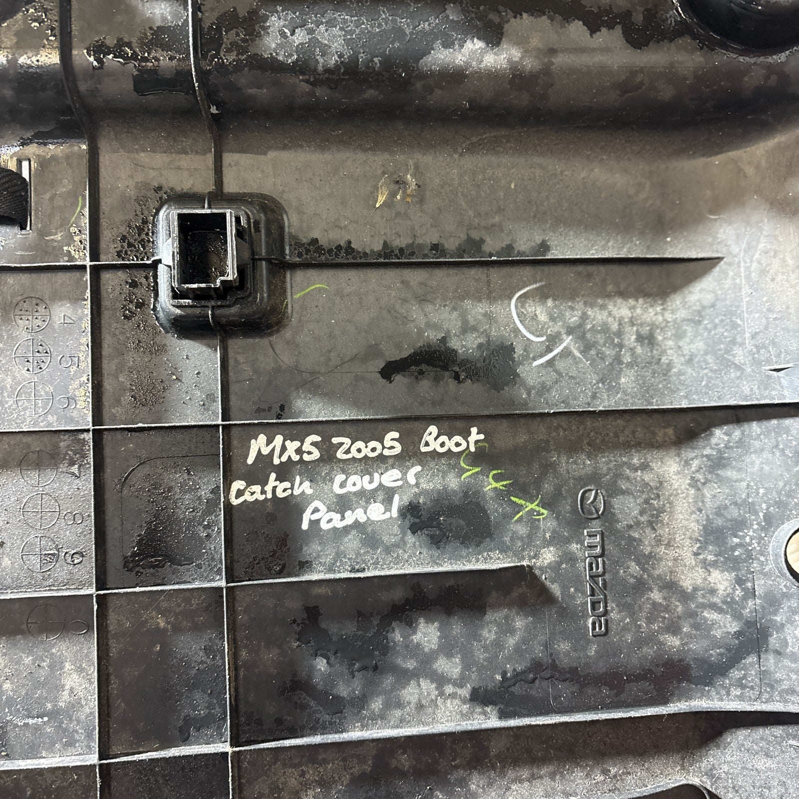 1998-2005 MAZDA MX-5BOOT PATCH COVER INTERIOR TRIM PANEL